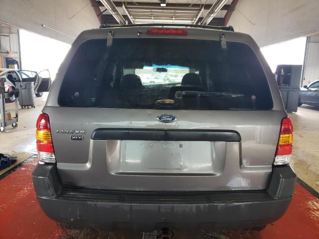 Photo 5 VIN: 1FMYU04102KB66323 - FORD ESCAPE 