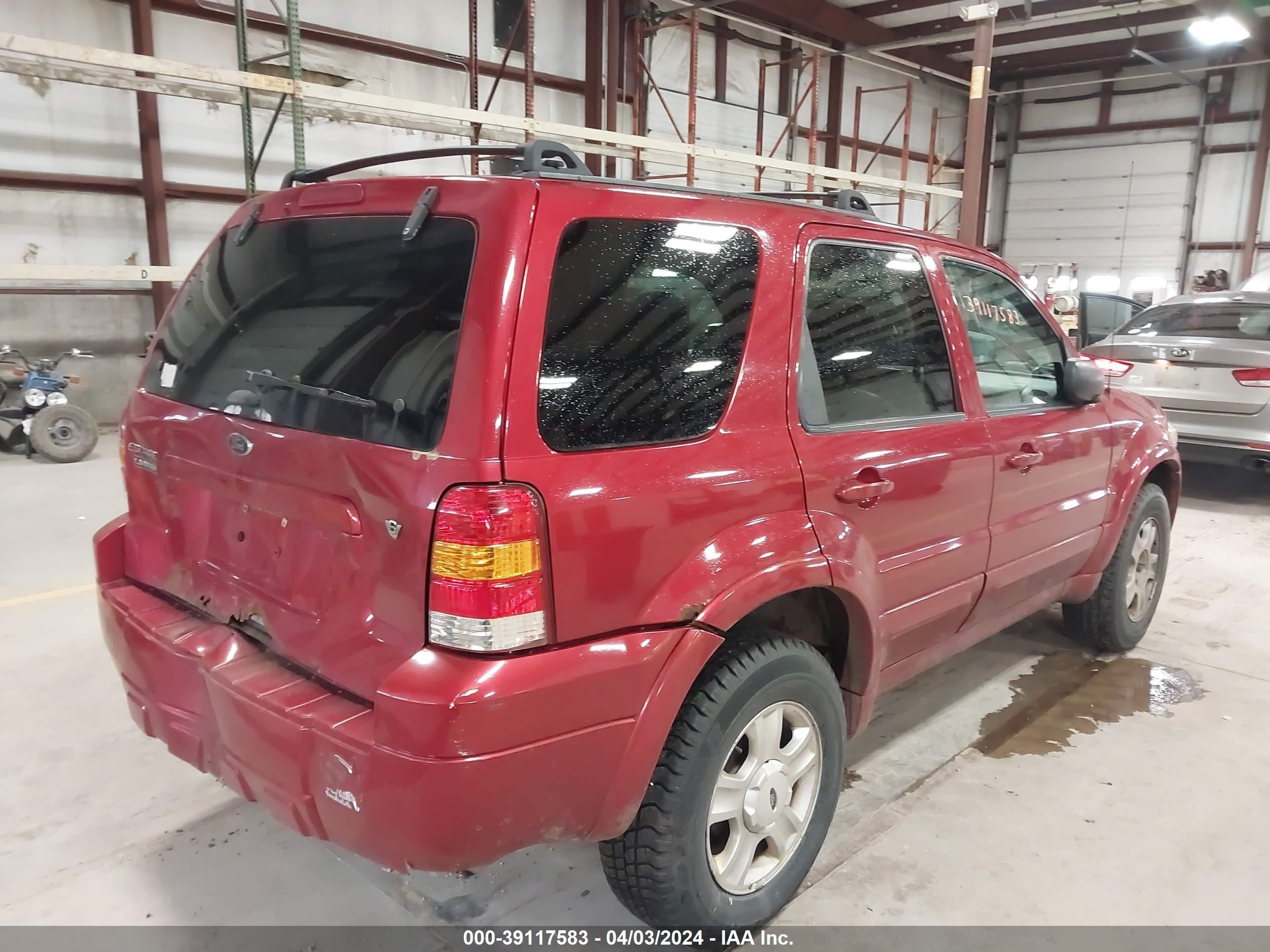 Photo 3 VIN: 1FMYU04105KD42243 - FORD ESCAPE 