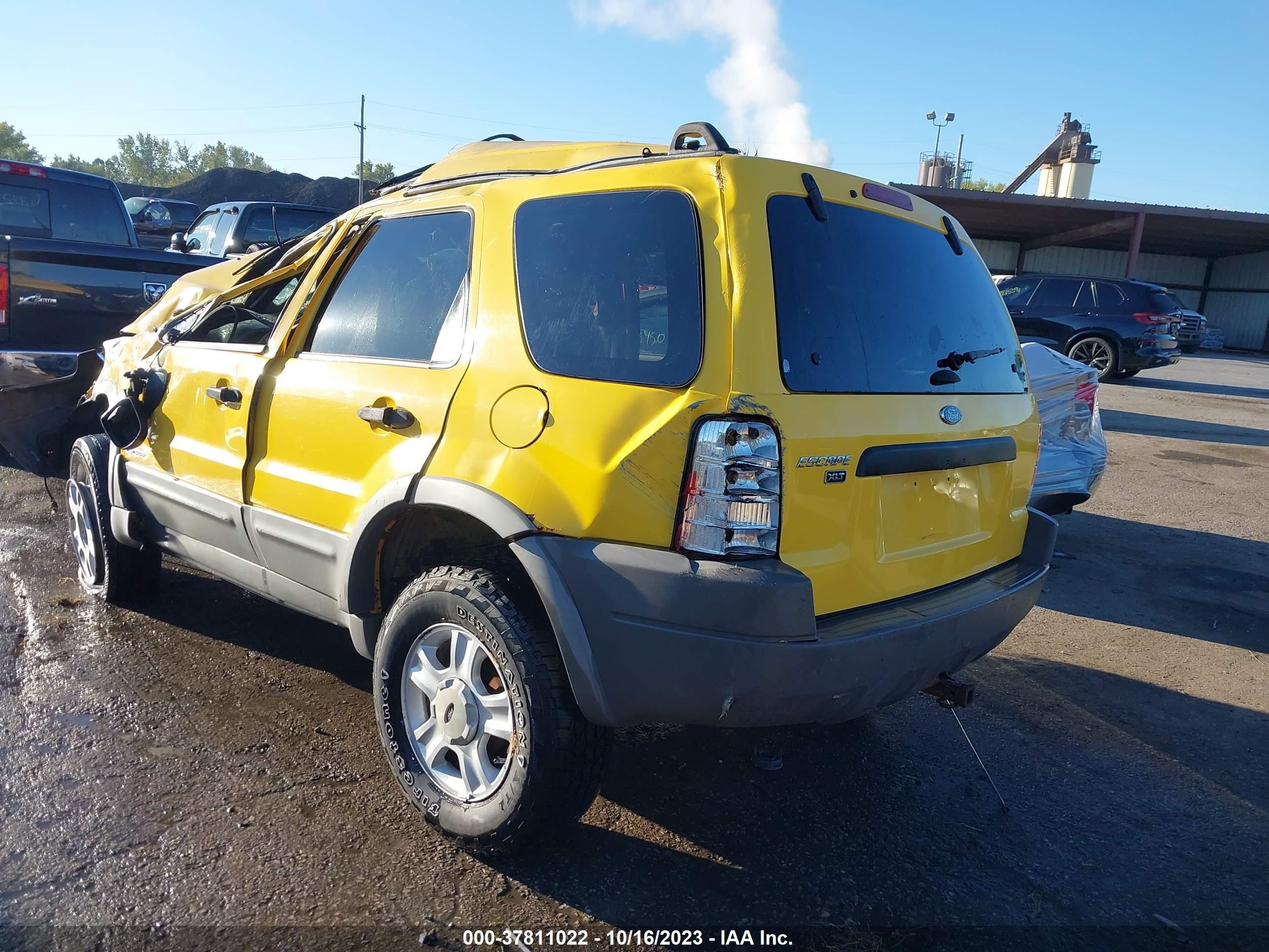 Photo 2 VIN: 1FMYU04111KB90905 - FORD ESCAPE 