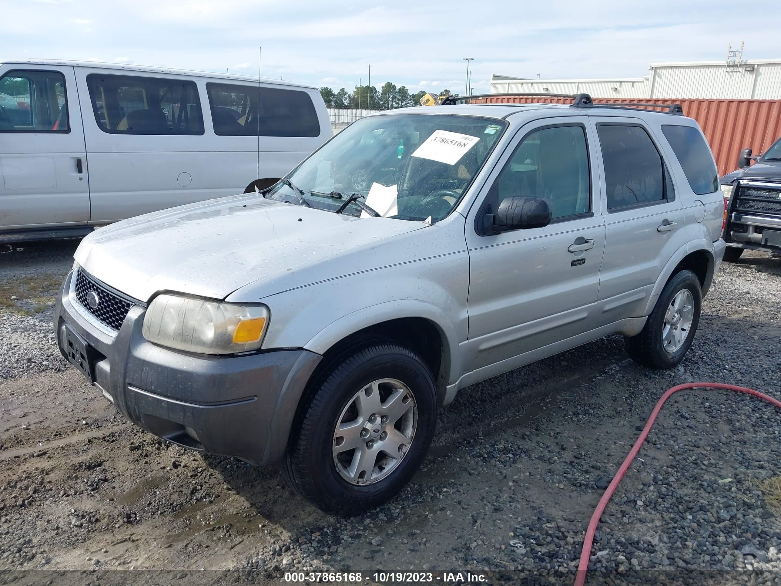 Photo 1 VIN: 1FMYU04146KB58392 - FORD ESCAPE 