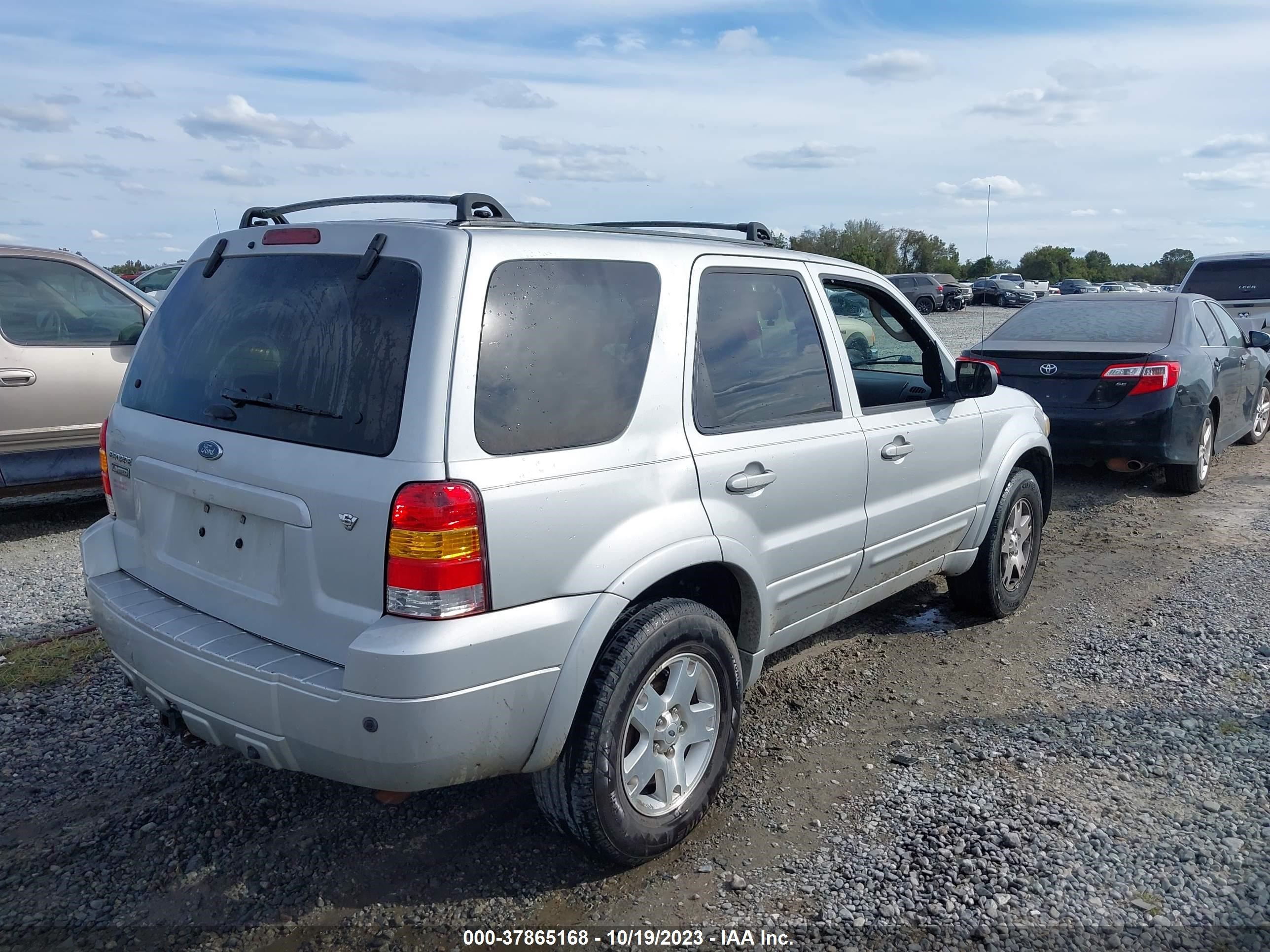 Photo 3 VIN: 1FMYU04146KB58392 - FORD ESCAPE 