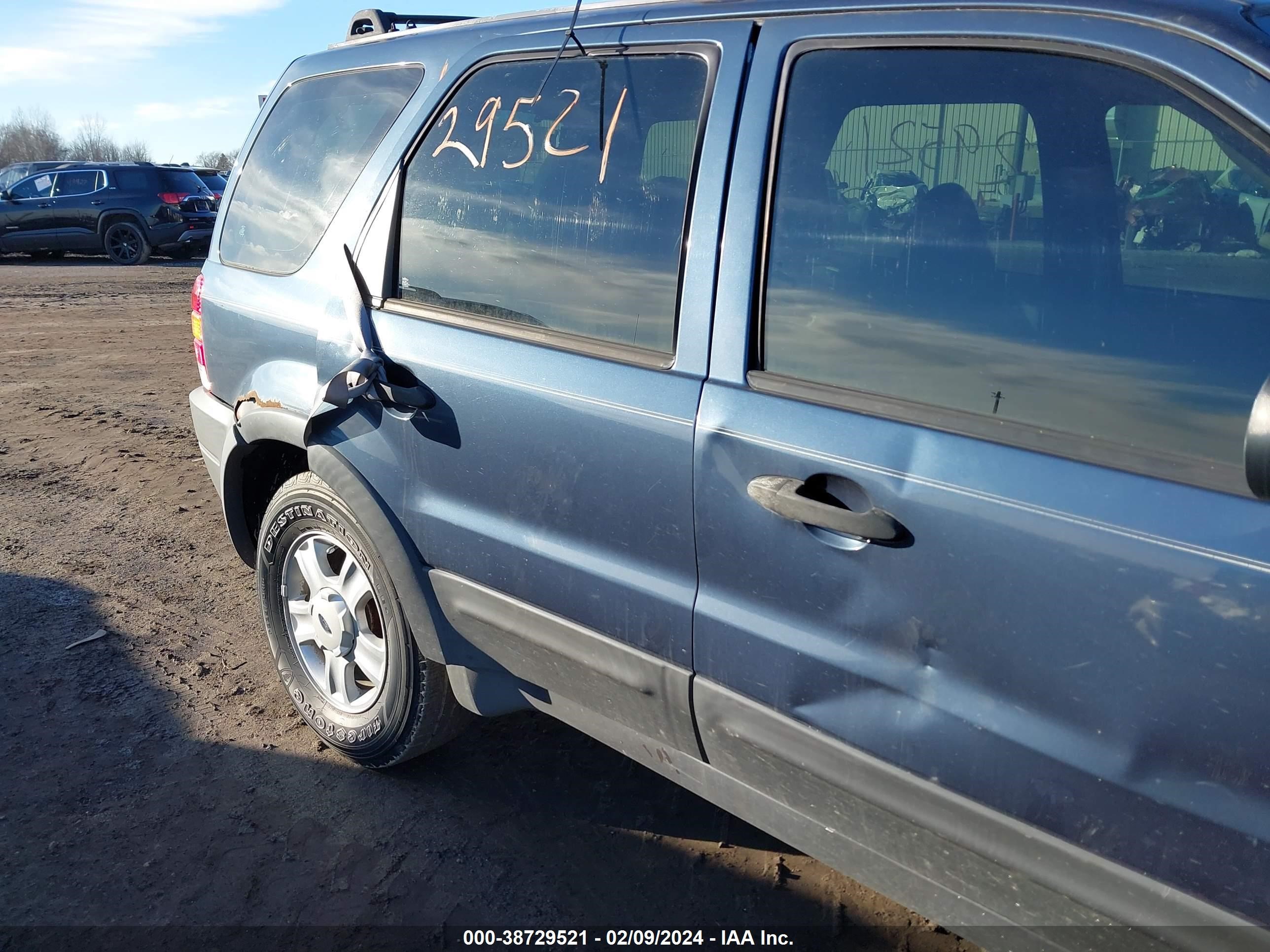 Photo 5 VIN: 1FMYU04151KC43881 - FORD ESCAPE 