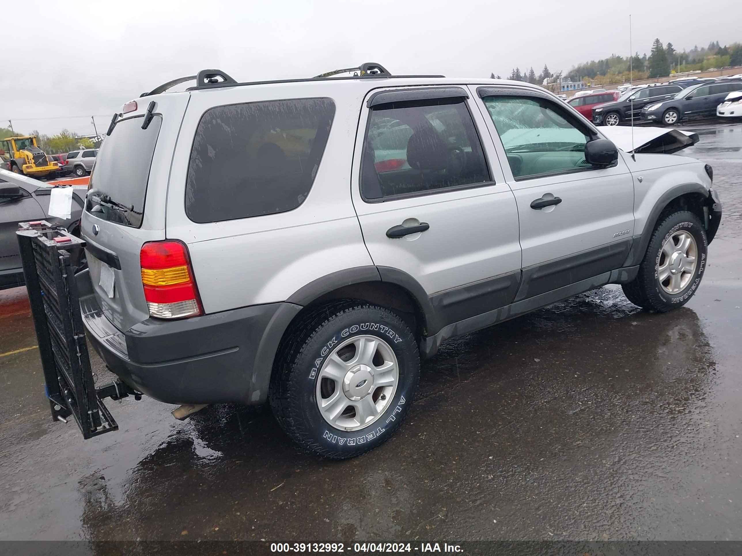 Photo 3 VIN: 1FMYU04152KD51502 - FORD ESCAPE 