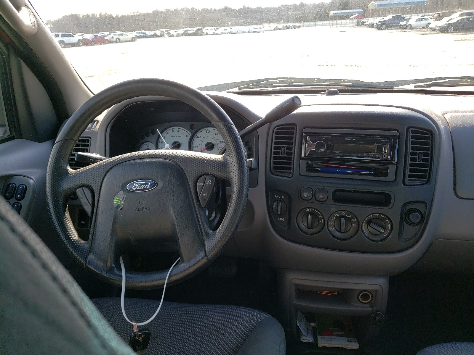 Photo 8 VIN: 1FMYU04171KA70154 - FORD ESCAPE XLT 