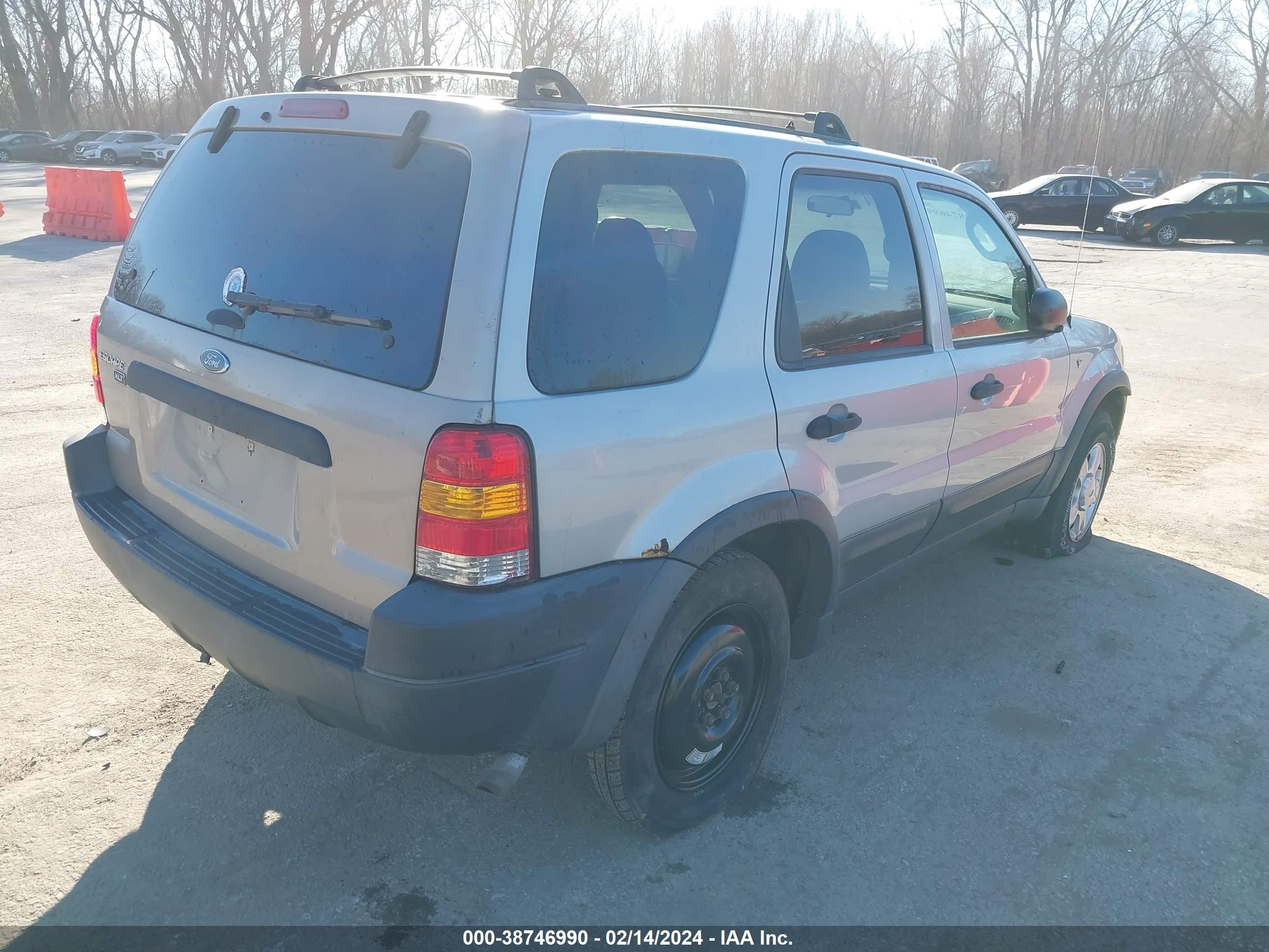 Photo 3 VIN: 1FMYU04172KD02365 - FORD ESCAPE 