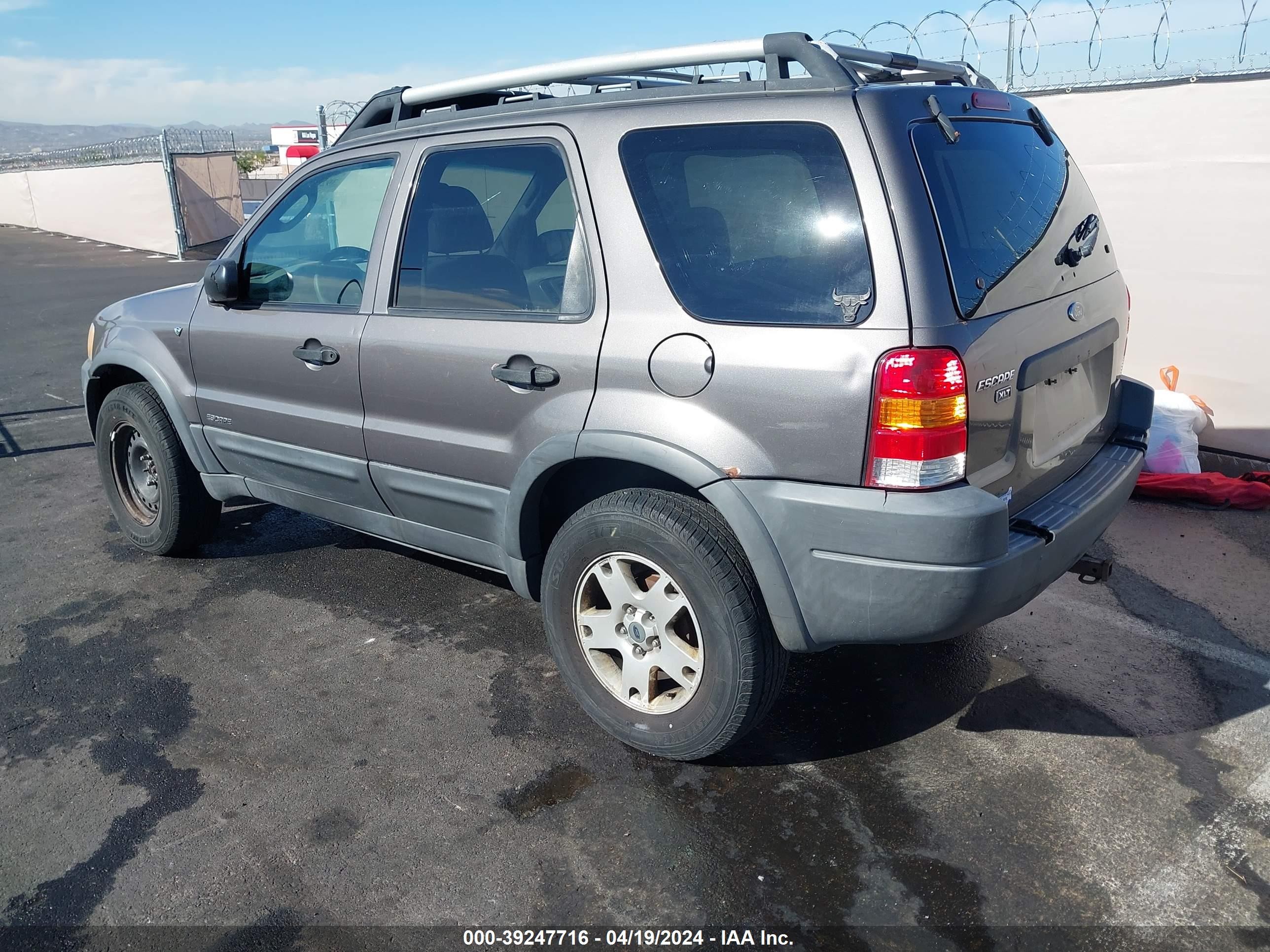 Photo 2 VIN: 1FMYU04192KB75165 - FORD ESCAPE 