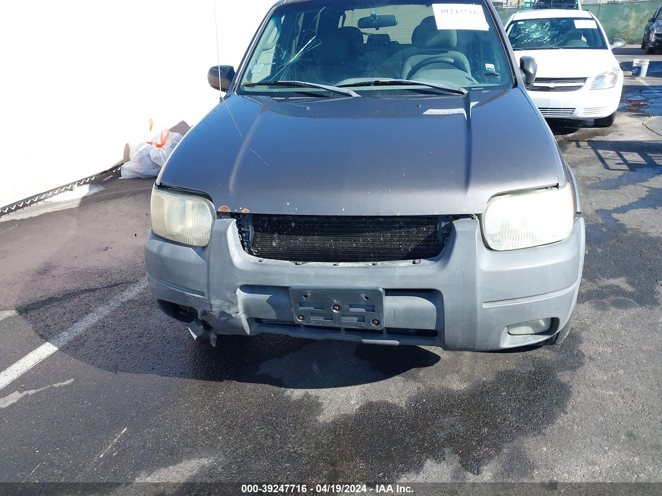 Photo 5 VIN: 1FMYU04192KB75165 - FORD ESCAPE 