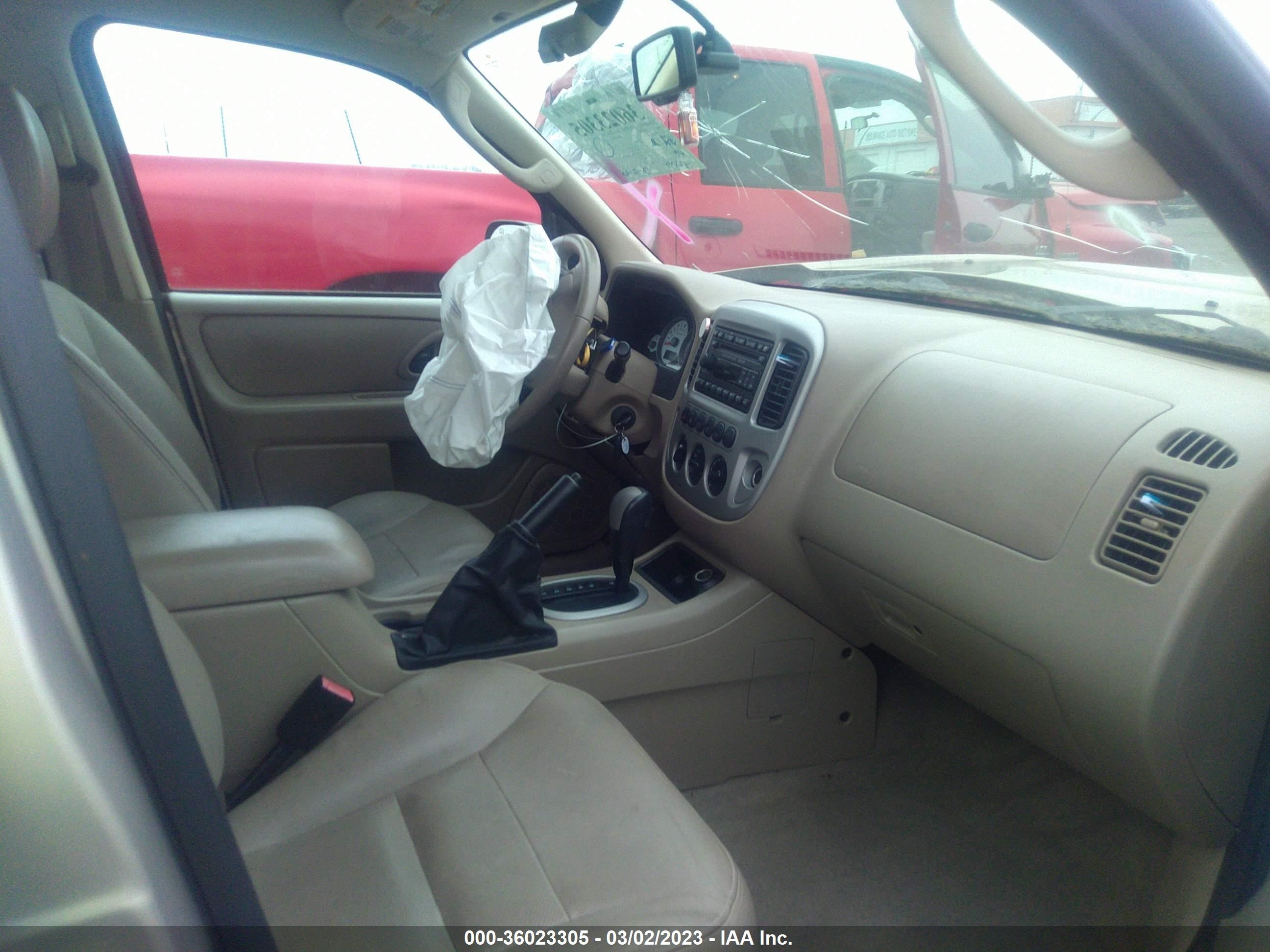 Photo 4 VIN: 1FMYU04197KA33616 - FORD ESCAPE 