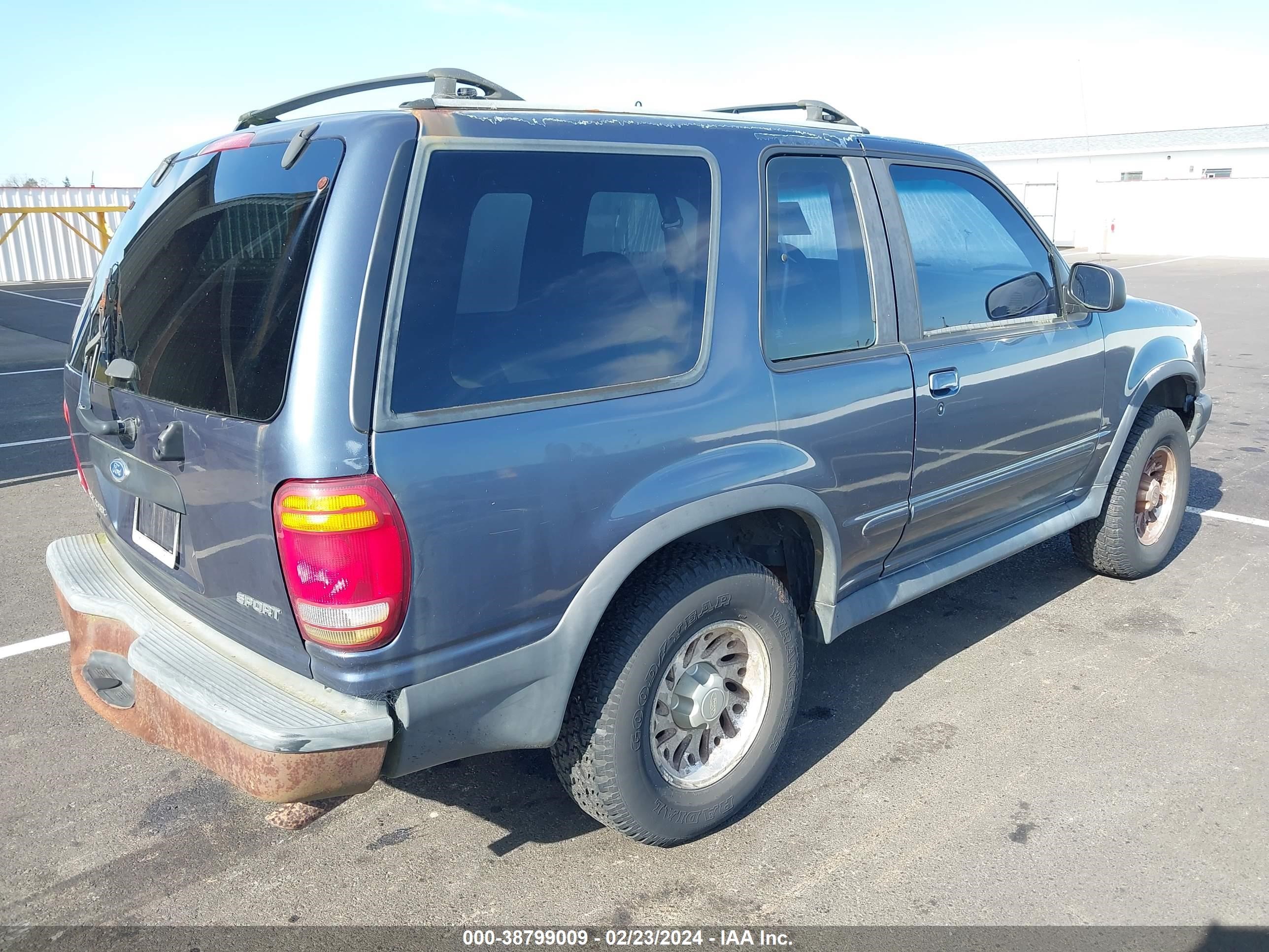 Photo 3 VIN: 1FMYU22E8XUC12140 - FORD EXPLORER 