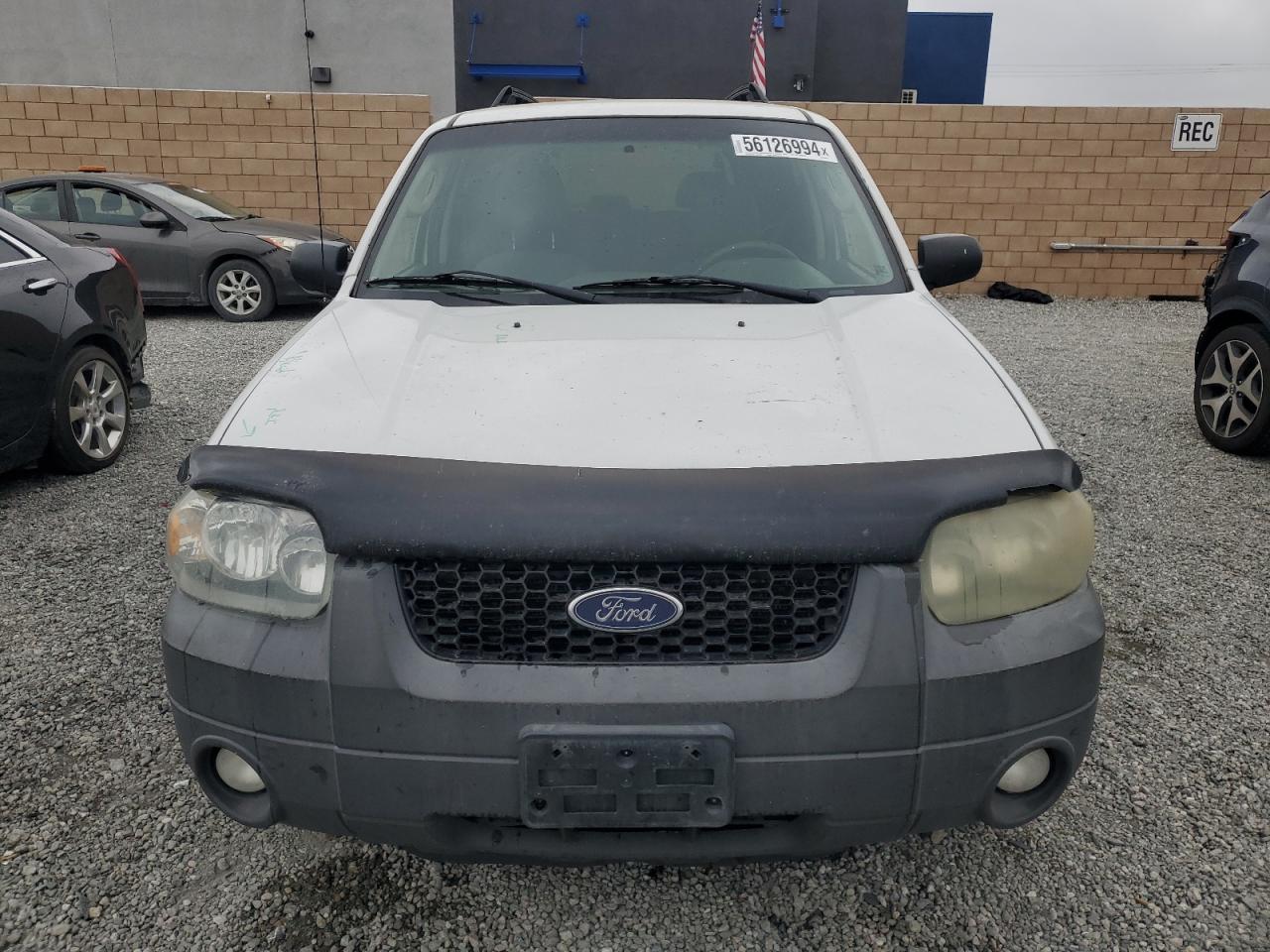 Photo 4 VIN: 1FMYU49H17KA34577 - FORD ESCAPE 