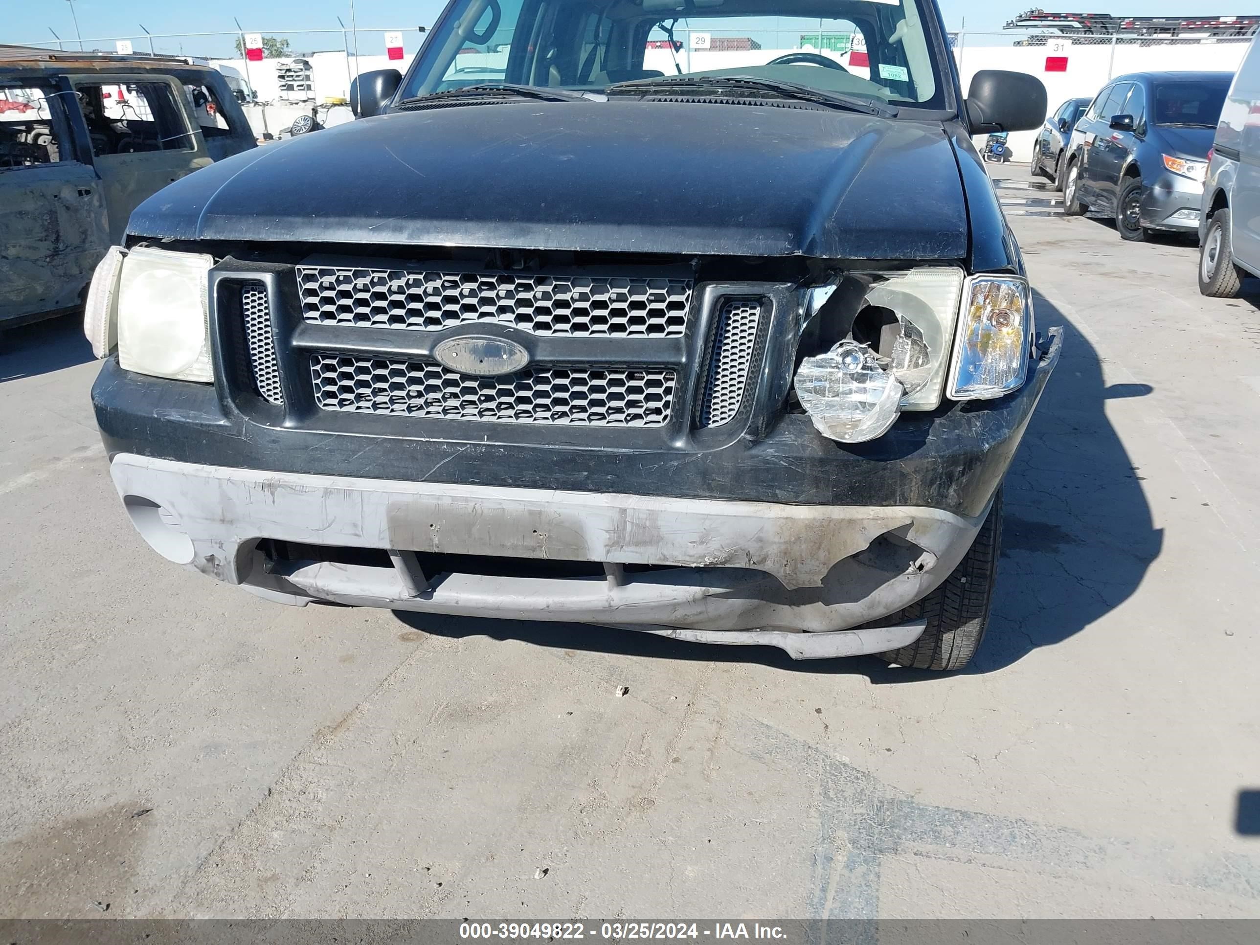 Photo 12 VIN: 1FMYU60E83UB56351 - FORD EXPLORER 