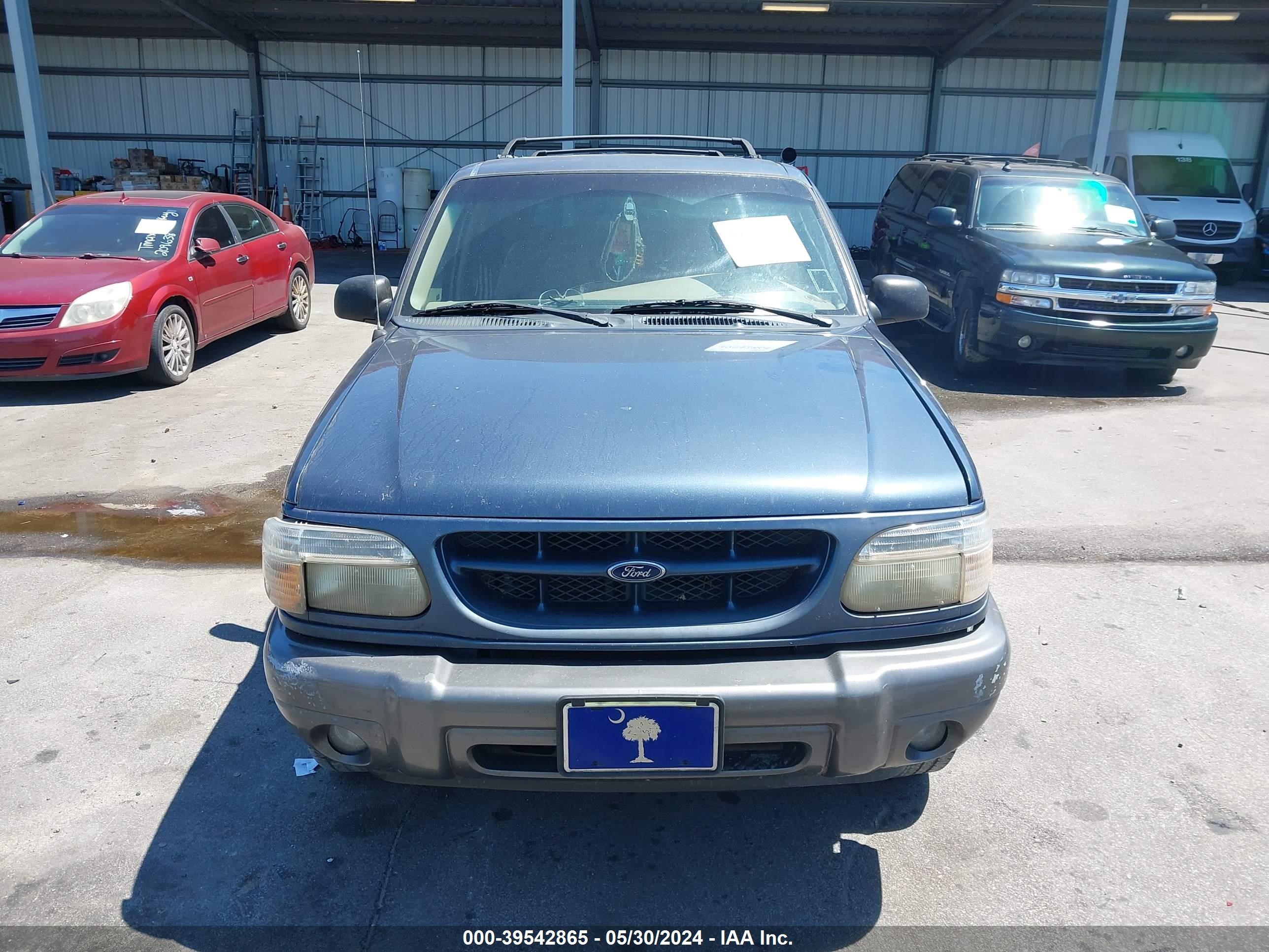 Photo 5 VIN: 1FMYU70E7YUA05448 - FORD EXPLORER 