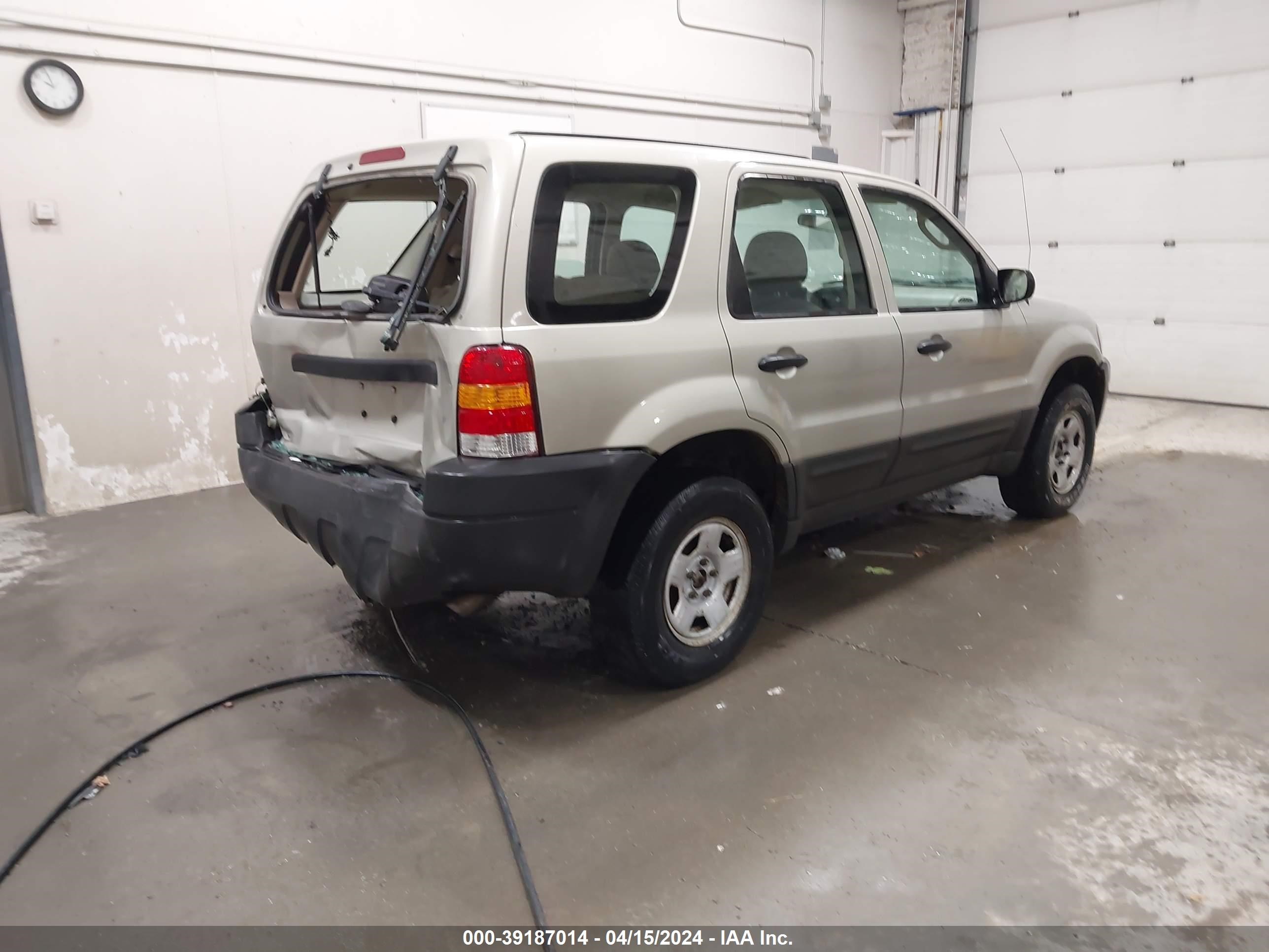 Photo 3 VIN: 1FMYU92173KE01891 - FORD ESCAPE 