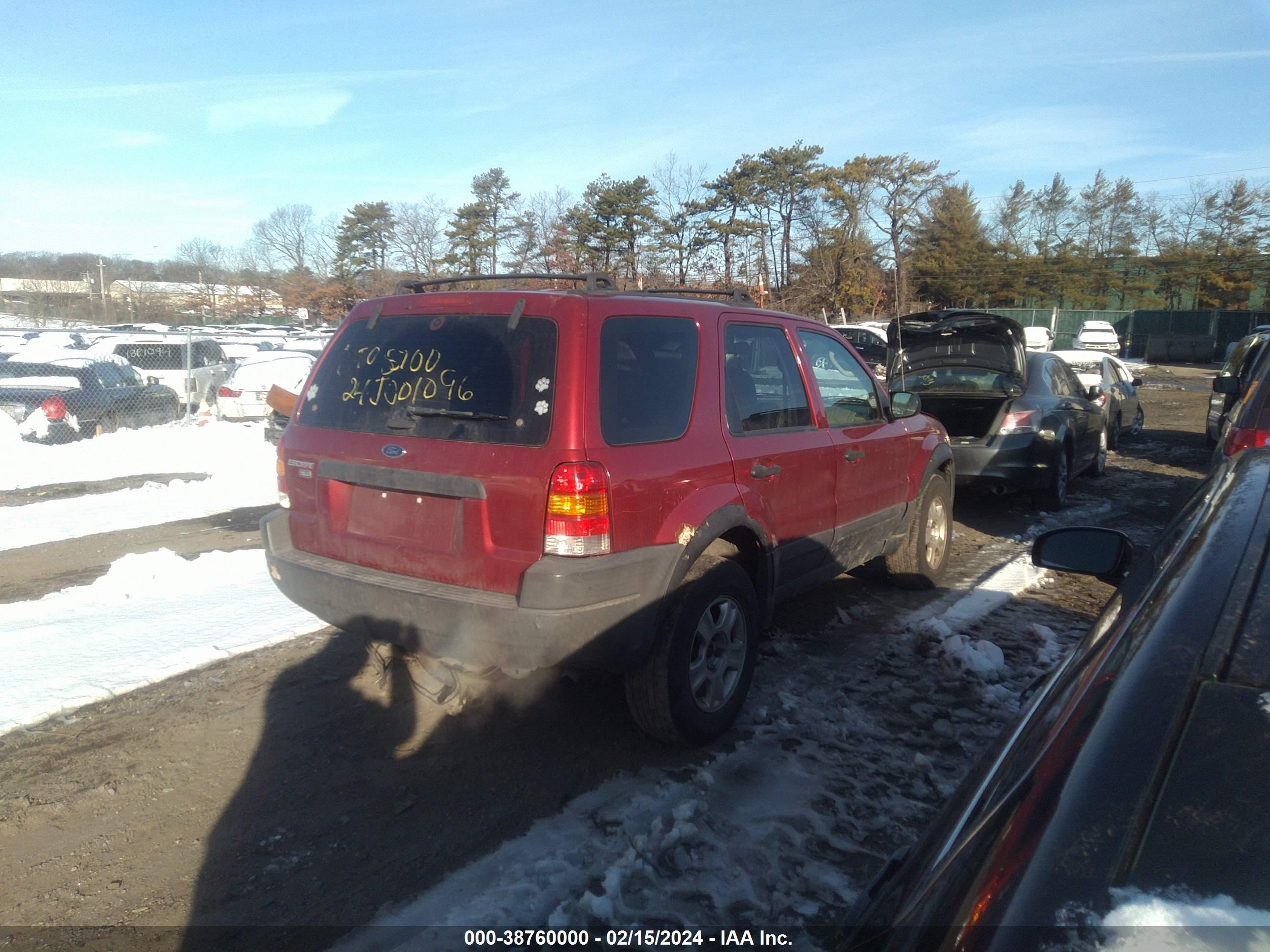 Photo 3 VIN: 1FMYU92183KB22143 - FORD ESCAPE 