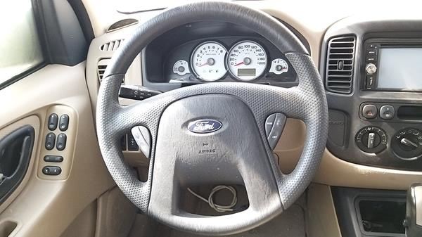 Photo 12 VIN: 1FMYU92185KD38447 - FORD ESCAPE 