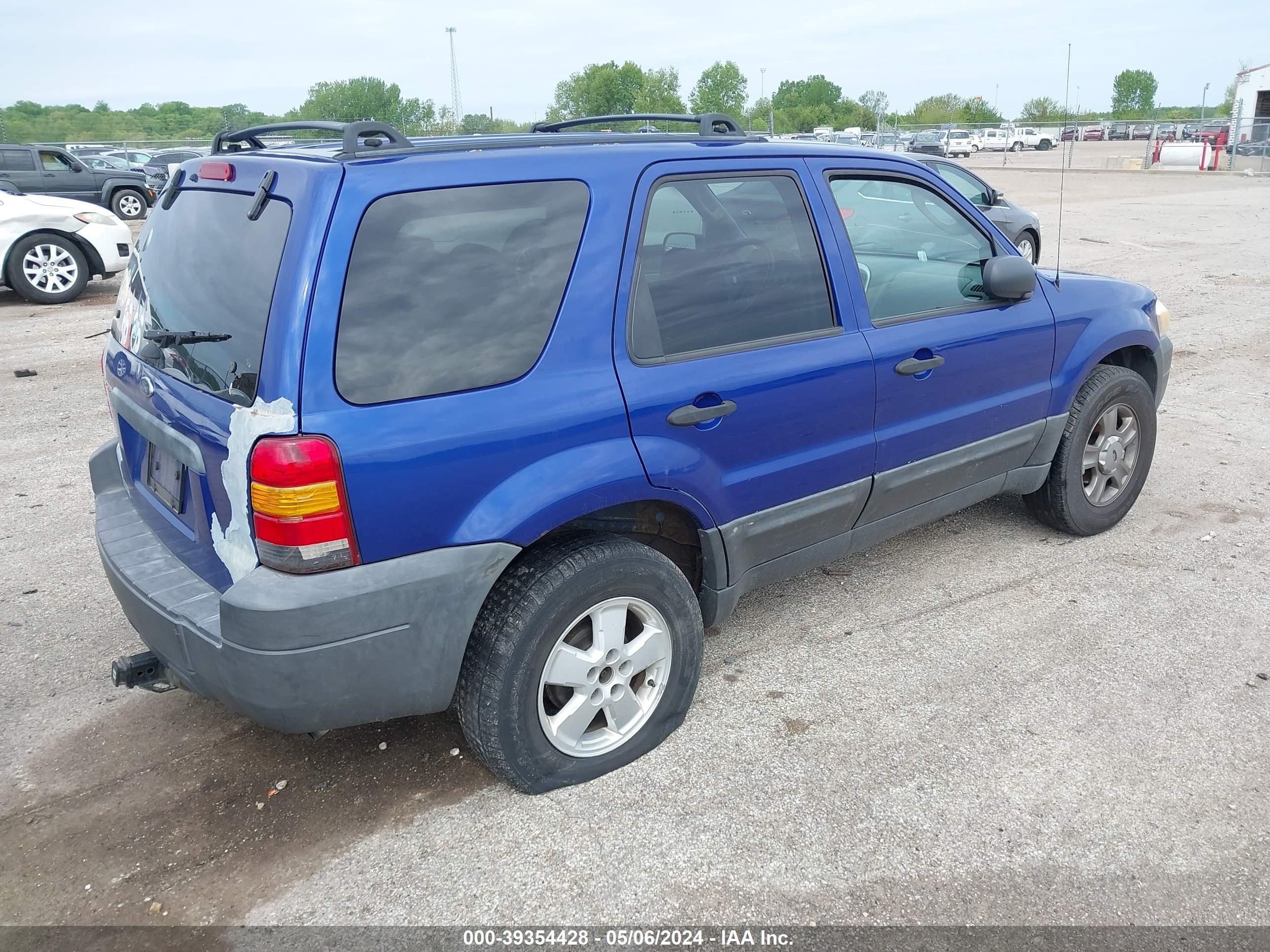 Photo 3 VIN: 1FMYU92Z95KB49747 - FORD ESCAPE 