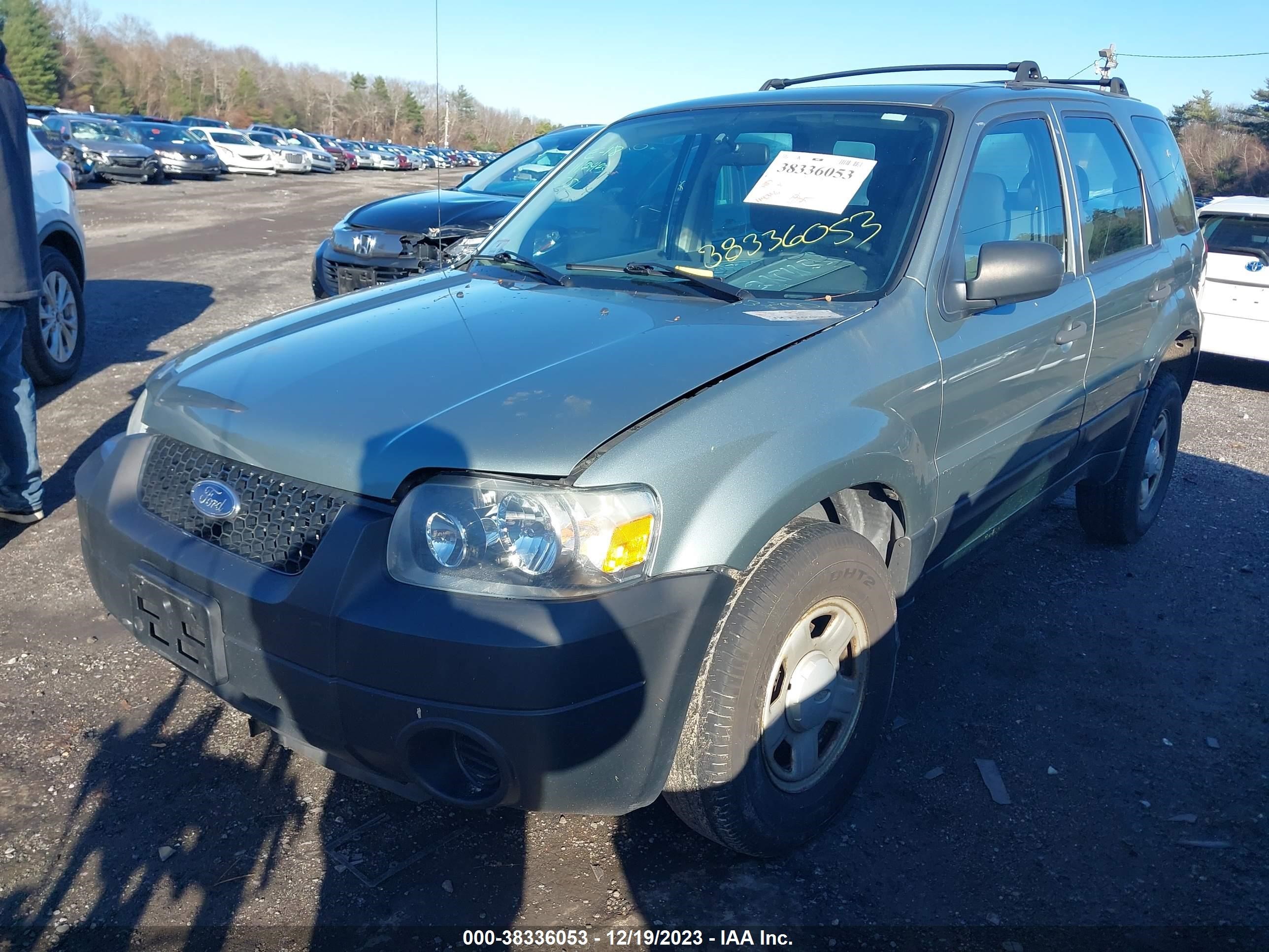 Photo 1 VIN: 1FMYU92Z97KA35072 - FORD ESCAPE 