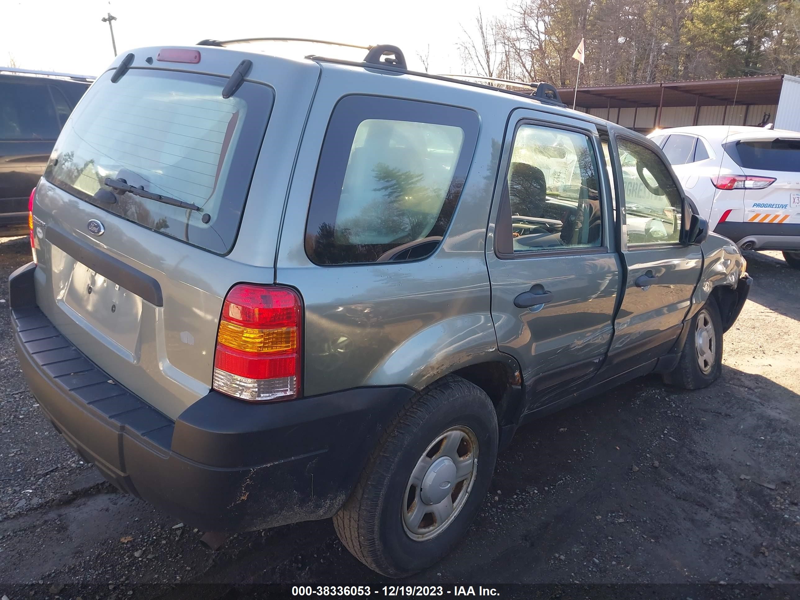 Photo 3 VIN: 1FMYU92Z97KA35072 - FORD ESCAPE 