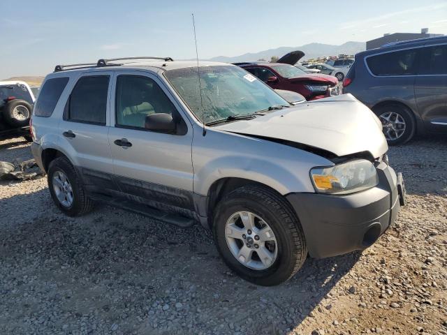 Photo 3 VIN: 1FMYU93105KB77560 - FORD ESCAPE XLT 