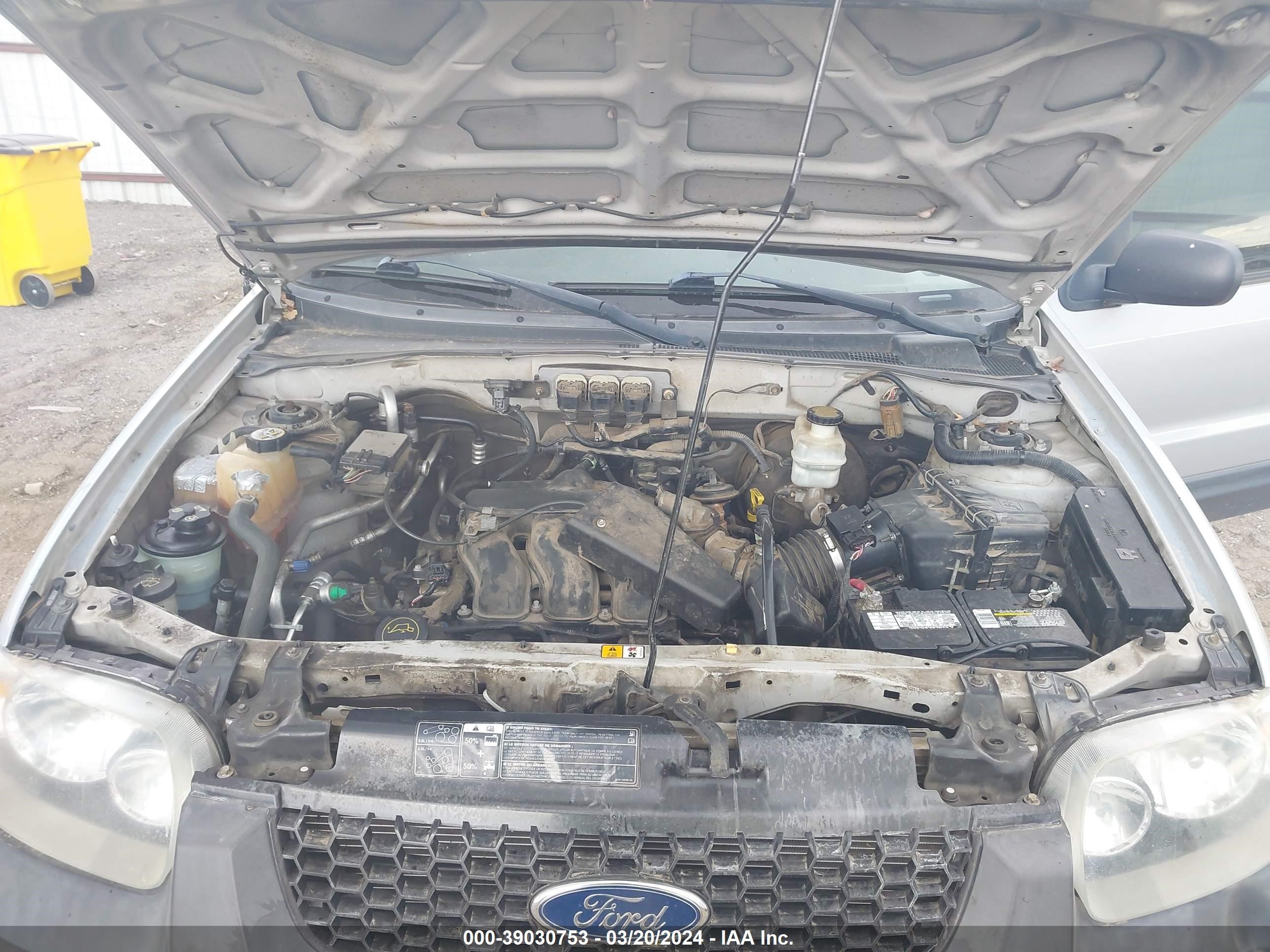 Photo 9 VIN: 1FMYU93105KE31557 - FORD ESCAPE 