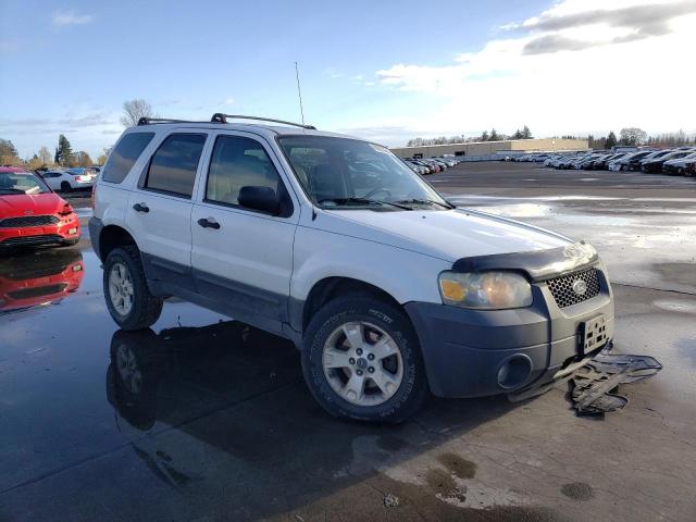 Photo 3 VIN: 1FMYU93106KB68889 - FORD ESCAPE XLT 