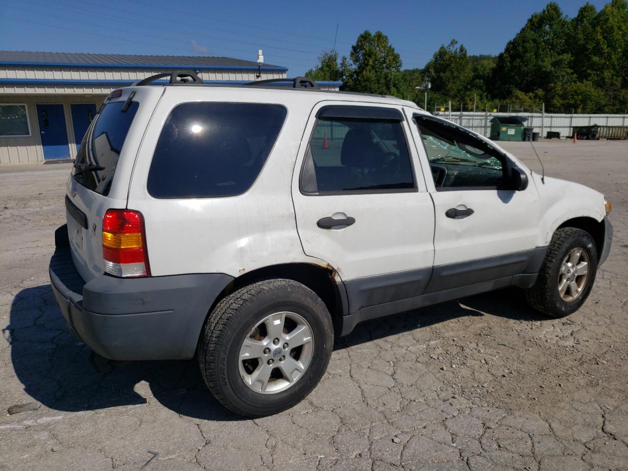 Photo 2 VIN: 1FMYU93107KB87475 - FORD ESCAPE 