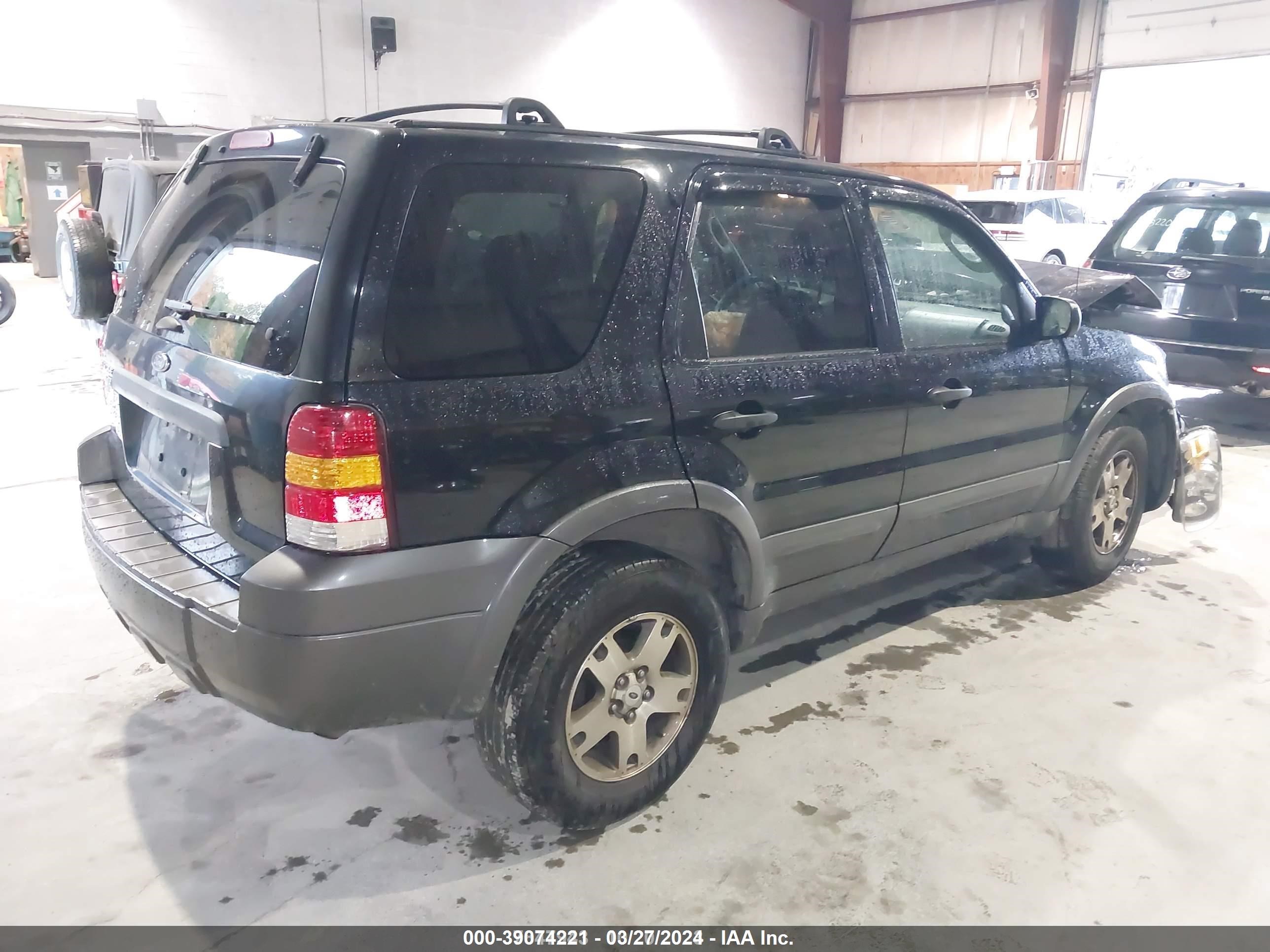 Photo 4 VIN: 1FMYU93115KB01930 - FORD ESCAPE 