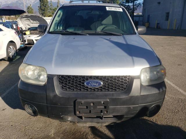 Photo 4 VIN: 1FMYU93115KE08000 - FORD ESCAPE 