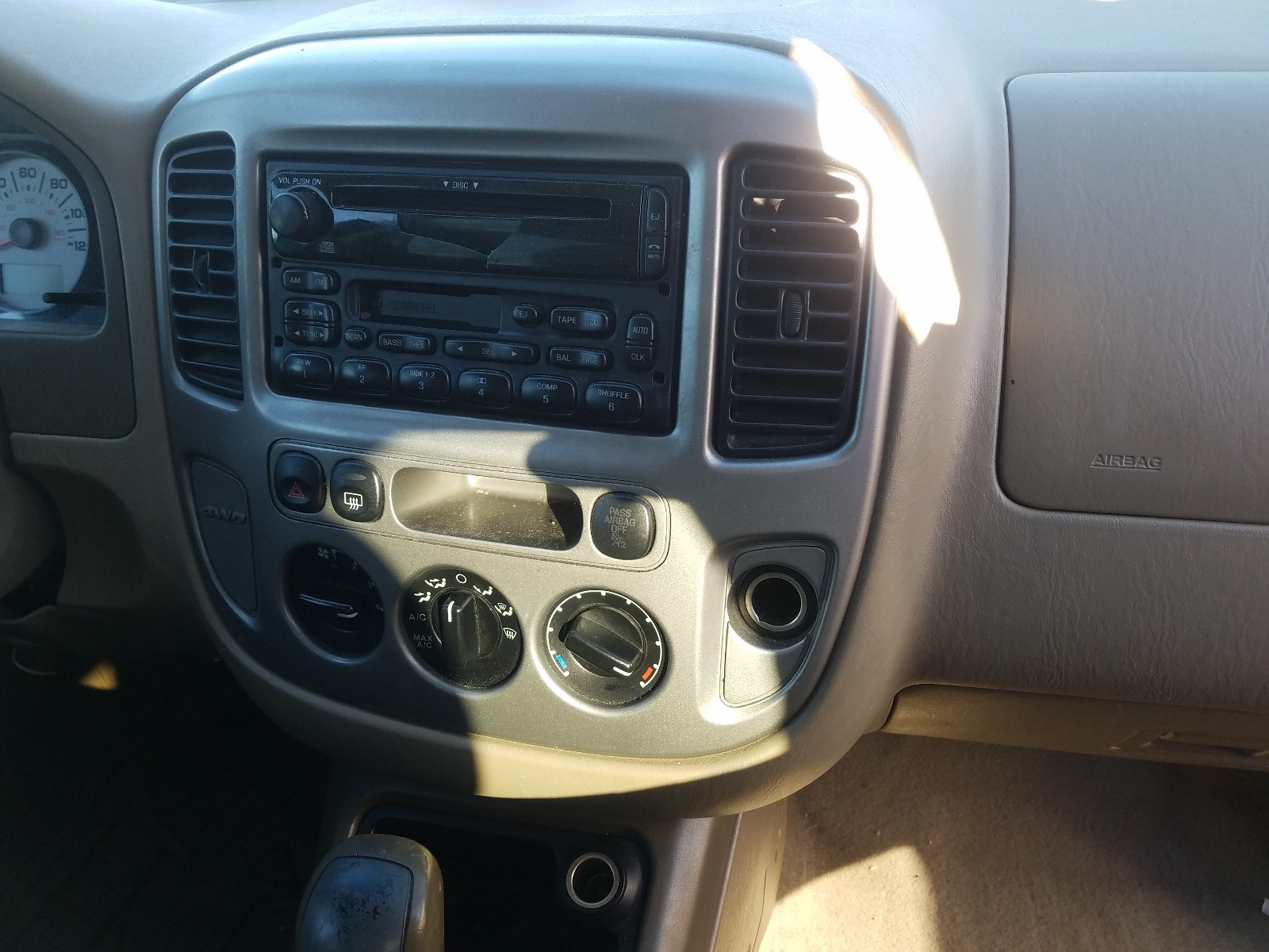 Photo 8 VIN: 1FMYU93125DA12341 - FORD ESCAPE XLT 