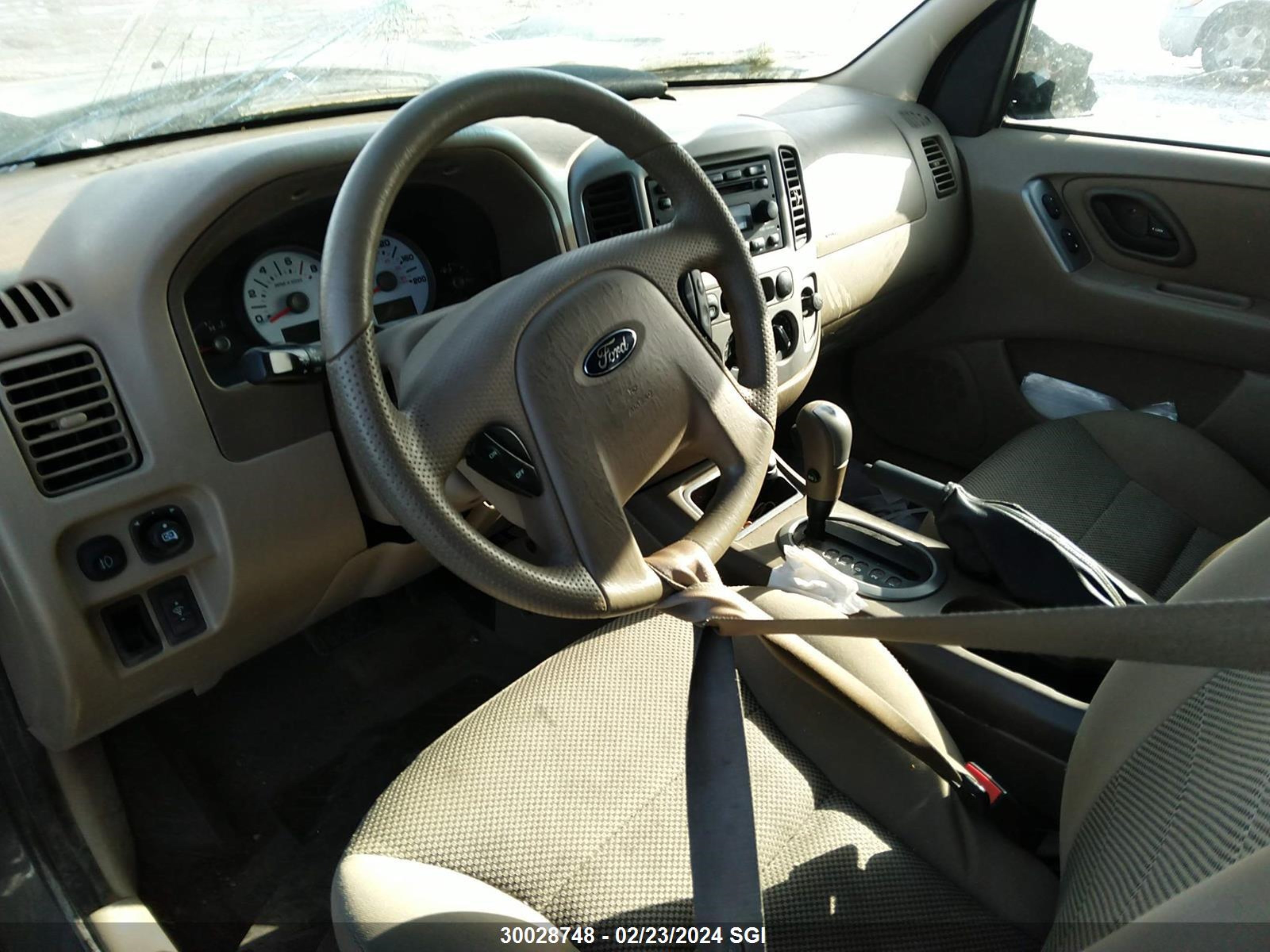 Photo 7 VIN: 1FMYU93125KA13646 - FORD ESCAPE 