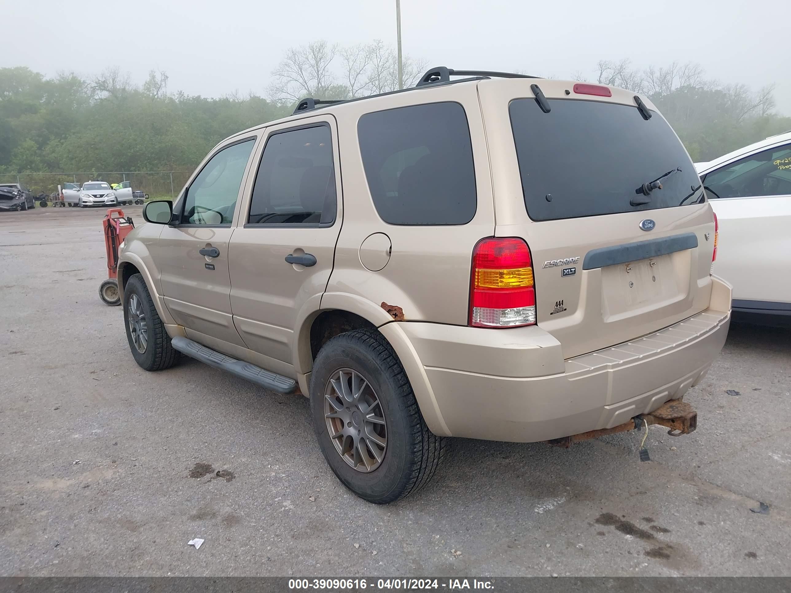 Photo 2 VIN: 1FMYU93127KA30532 - FORD ESCAPE 