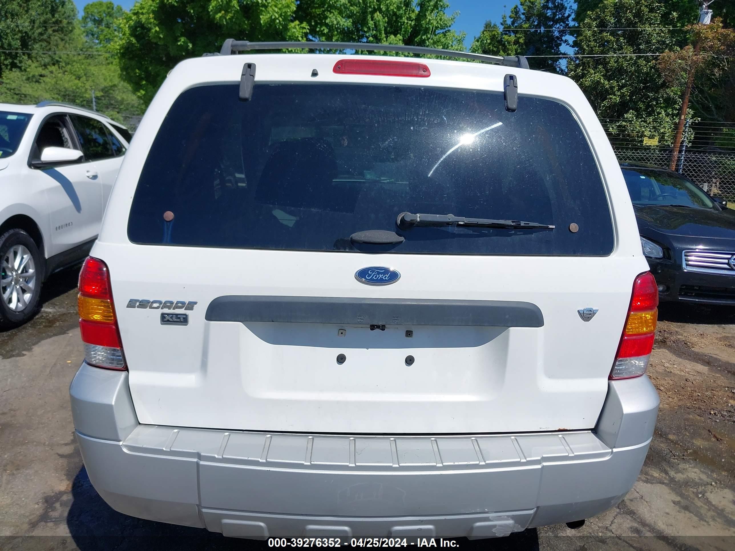 Photo 15 VIN: 1FMYU93127KA51929 - FORD ESCAPE 