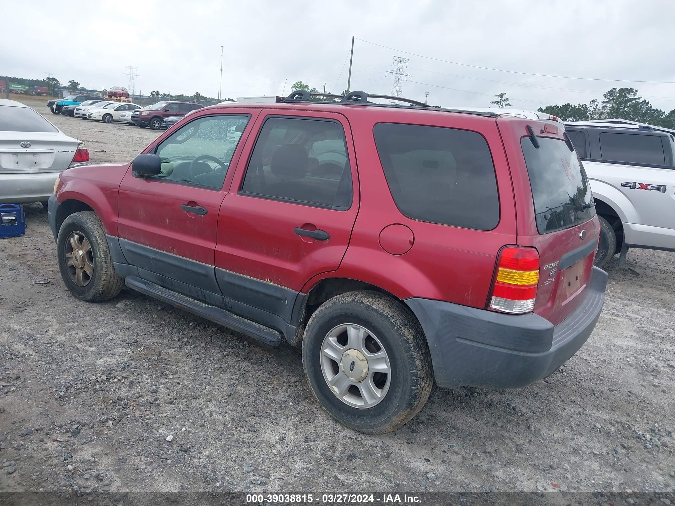 Photo 2 VIN: 1FMYU93133KC74233 - FORD ESCAPE 