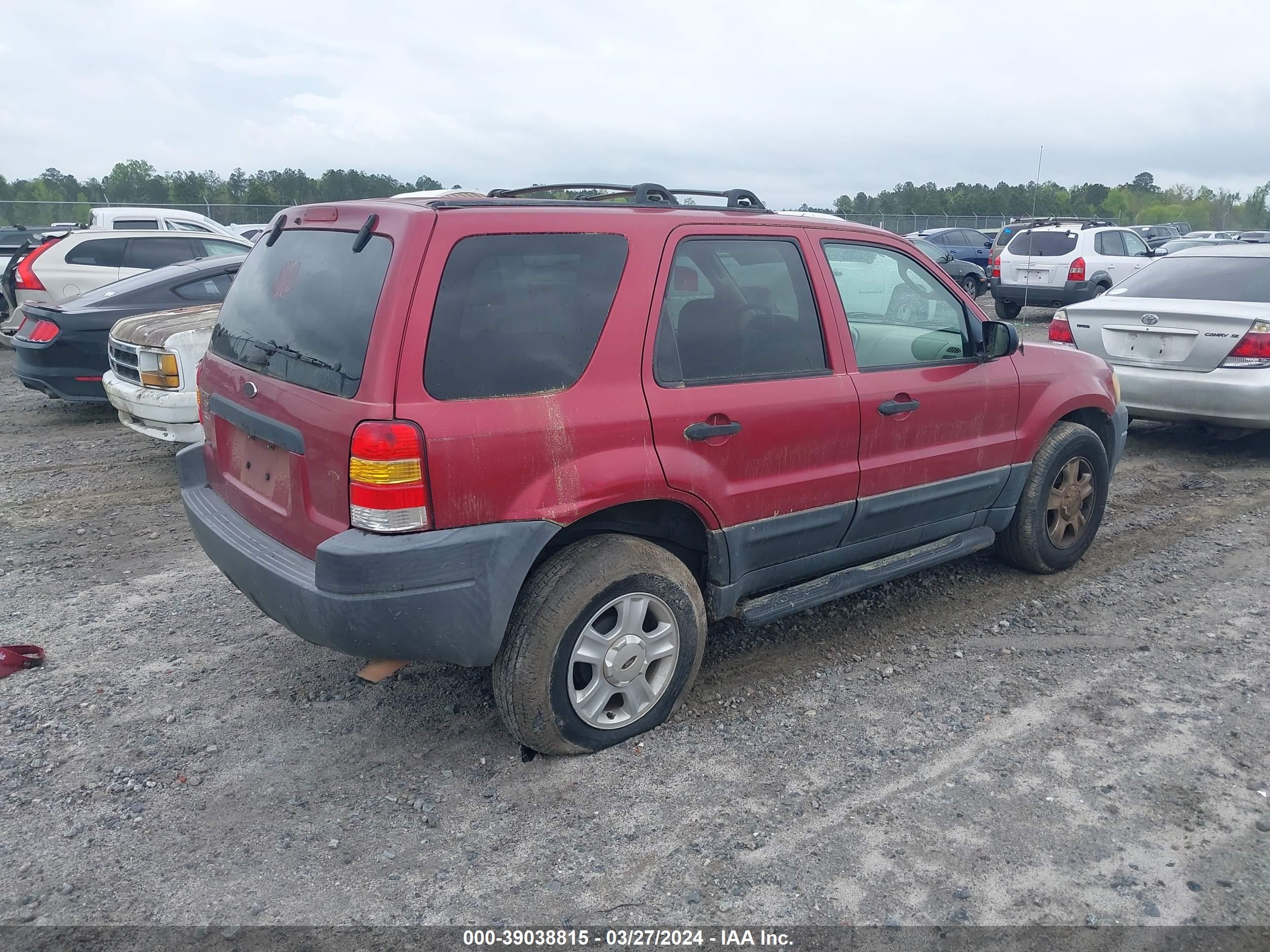 Photo 3 VIN: 1FMYU93133KC74233 - FORD ESCAPE 