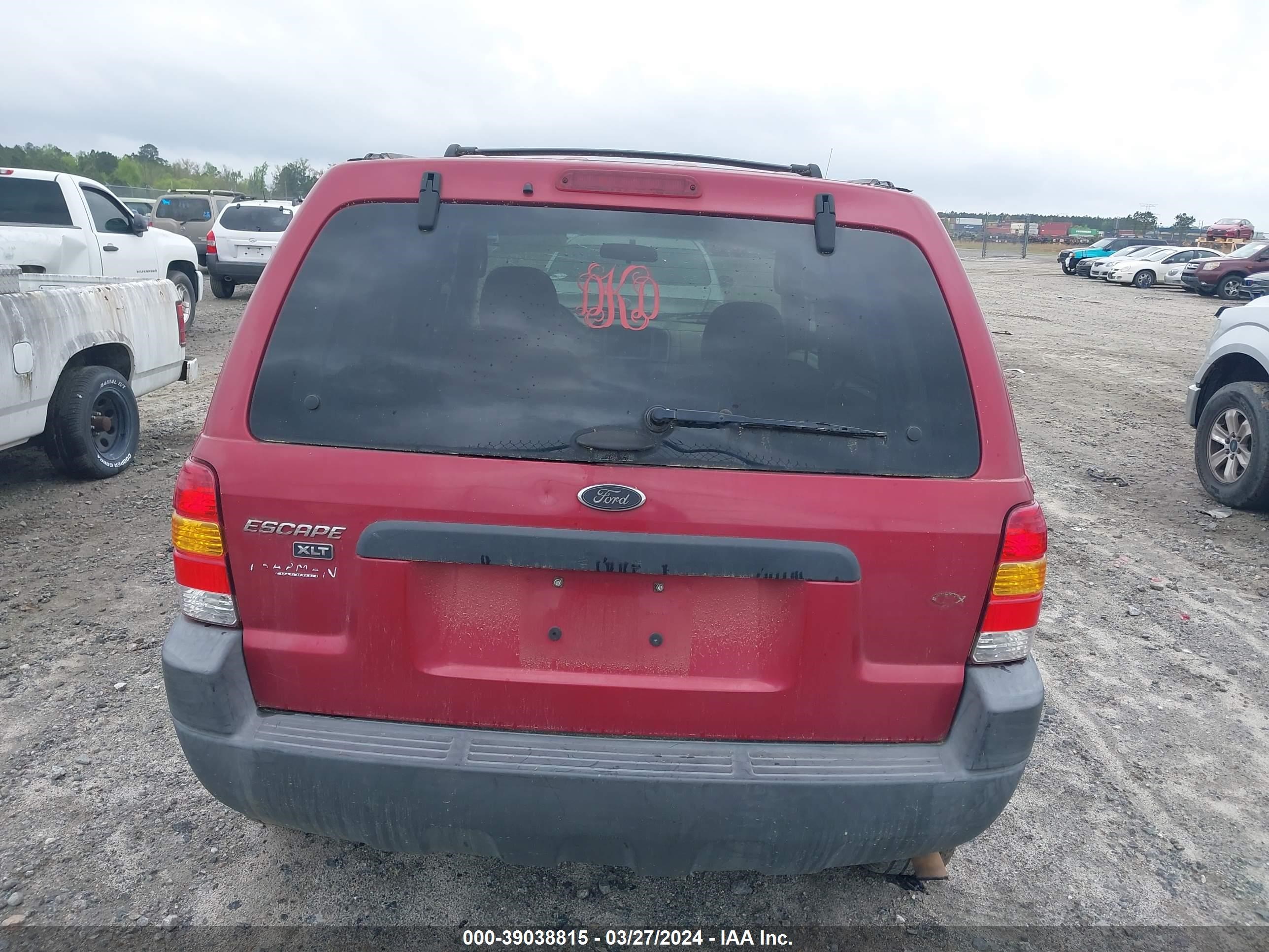 Photo 5 VIN: 1FMYU93133KC74233 - FORD ESCAPE 