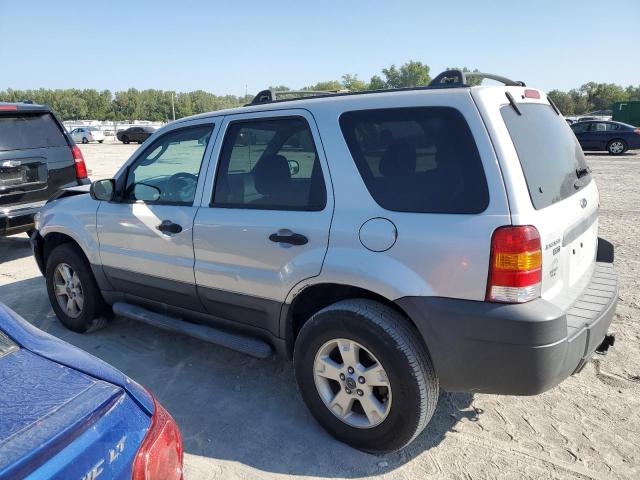 Photo 1 VIN: 1FMYU93135KD63108 - FORD ESCAPE XLT 