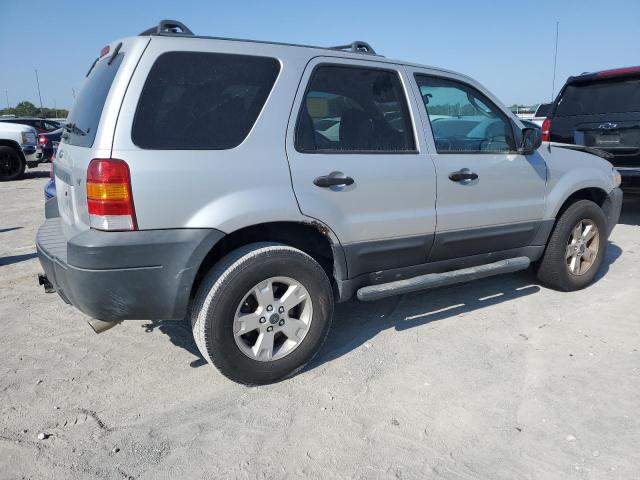 Photo 2 VIN: 1FMYU93135KD63108 - FORD ESCAPE XLT 