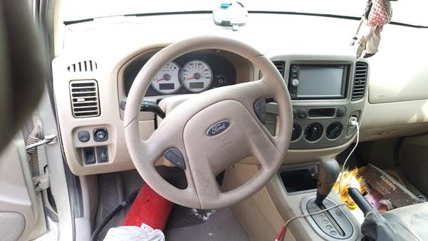 Photo 14 VIN: 1FMYU93145KA67501 - FORD ESCAPE 