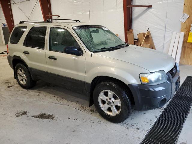 Photo 3 VIN: 1FMYU93145KB15031 - FORD ESCAPE XLT 