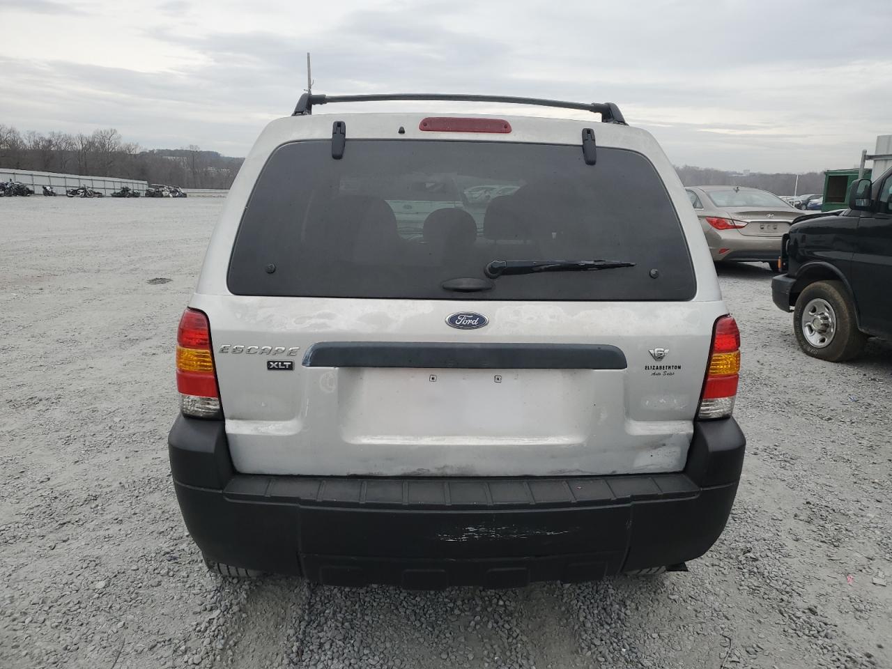 Photo 5 VIN: 1FMYU93145KC96079 - FORD ESCAPE 