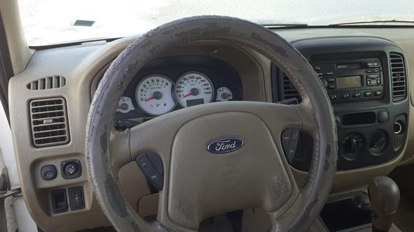 Photo 9 VIN: 1FMYU93146KC93474 - FORD ESCAPE 