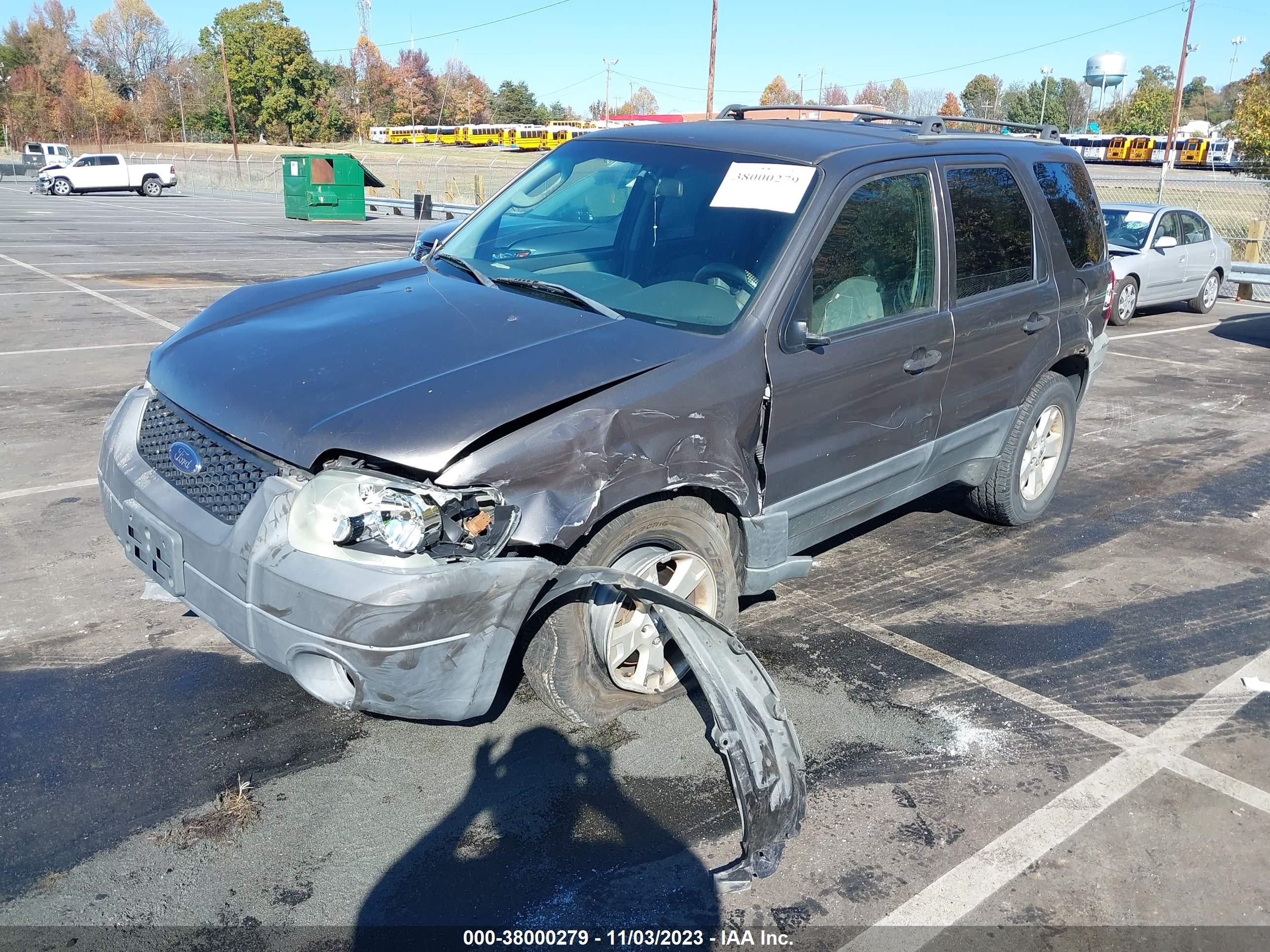 Photo 5 VIN: 1FMYU93155KA05931 - FORD ESCAPE 