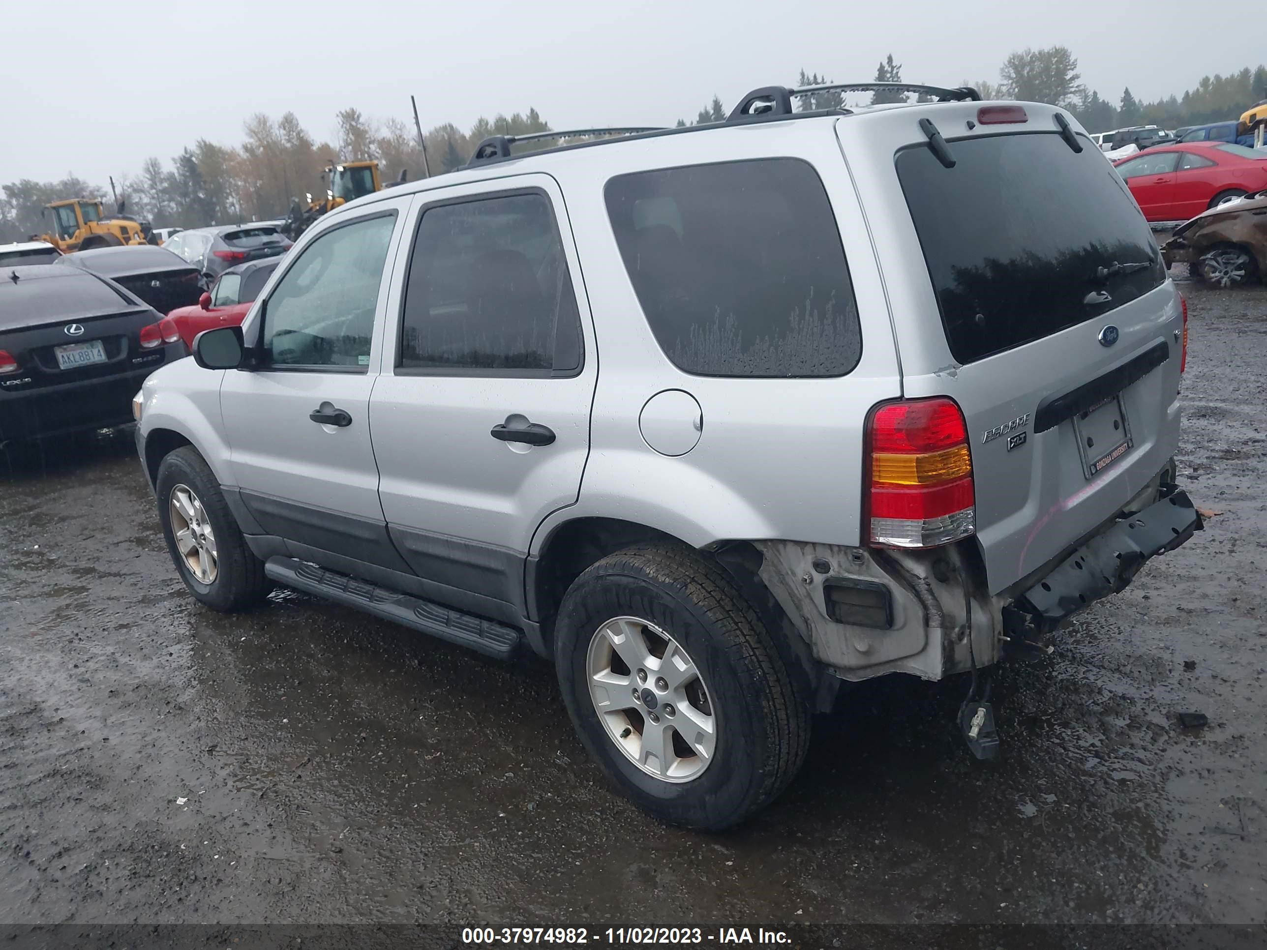 Photo 2 VIN: 1FMYU93155KB43002 - FORD ESCAPE 