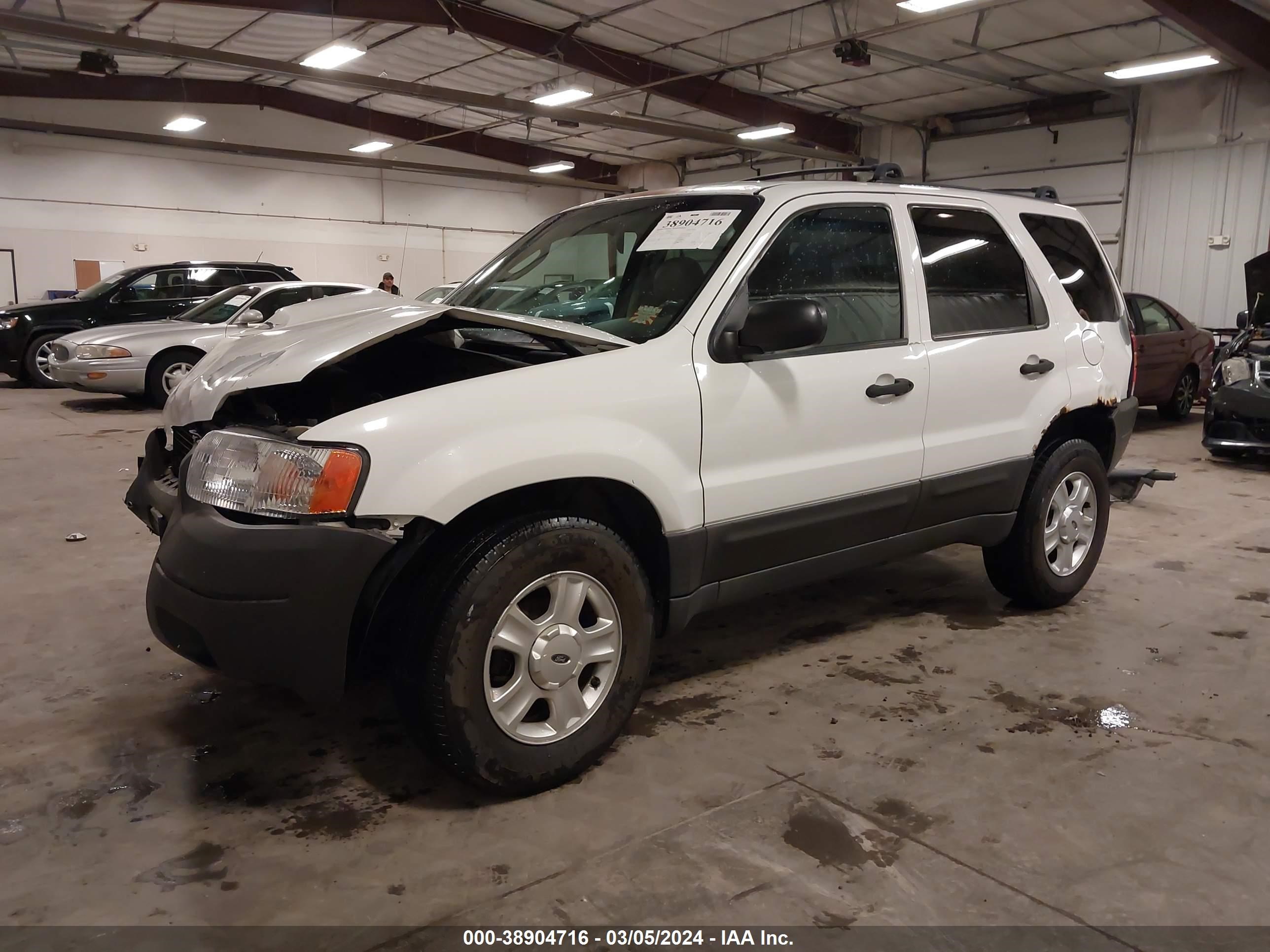 Photo 1 VIN: 1FMYU93163KD18984 - FORD ESCAPE 