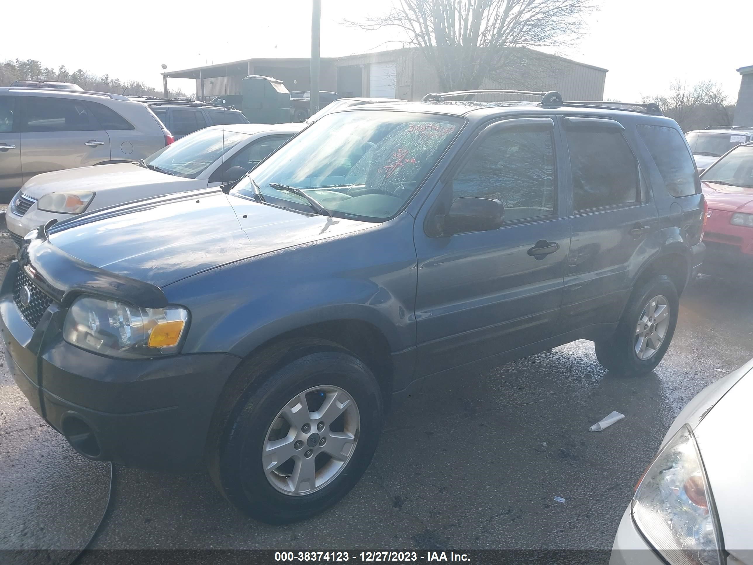 Photo 1 VIN: 1FMYU93165KA74885 - FORD ESCAPE 