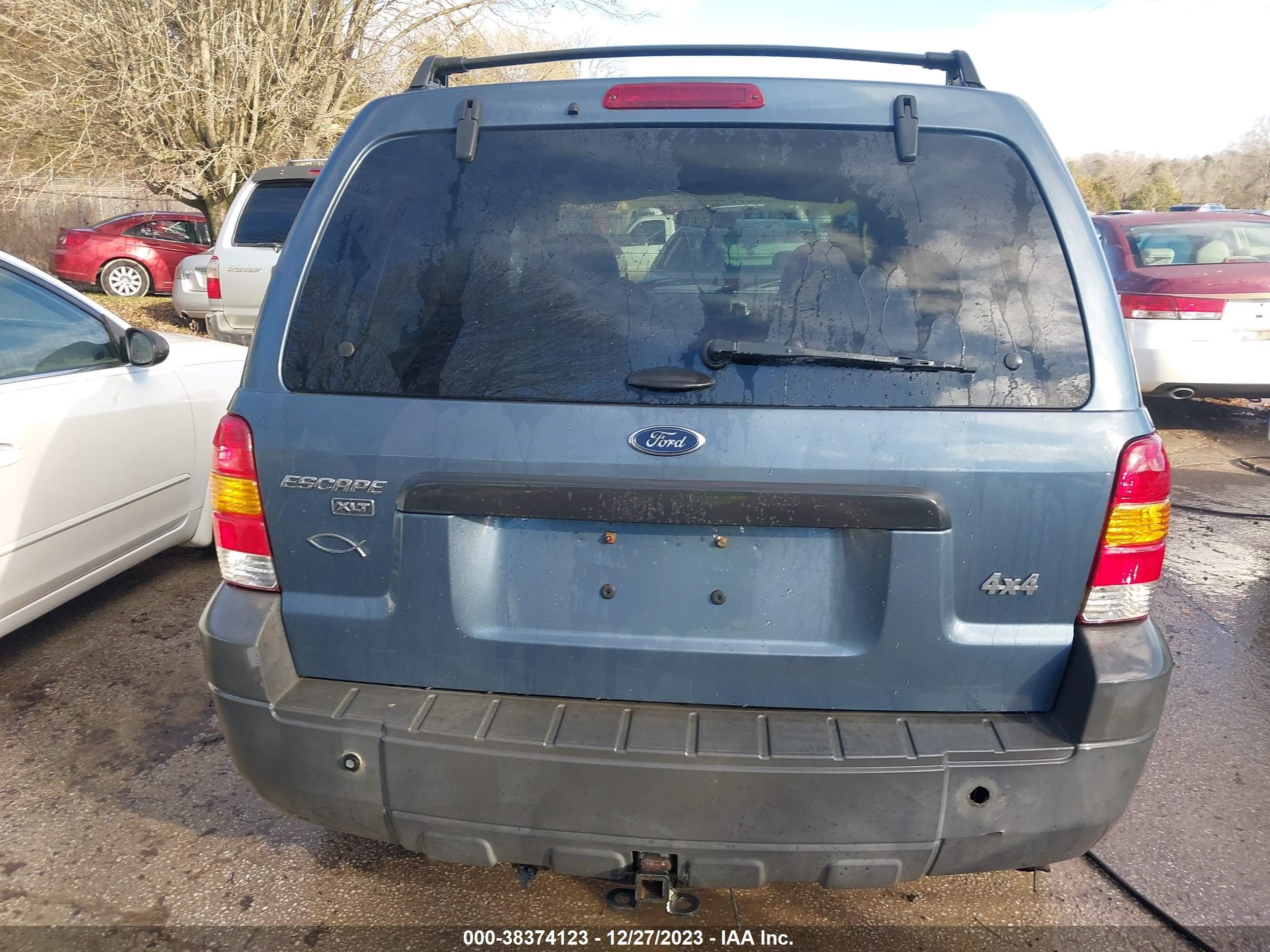 Photo 10 VIN: 1FMYU93165KA74885 - FORD ESCAPE 