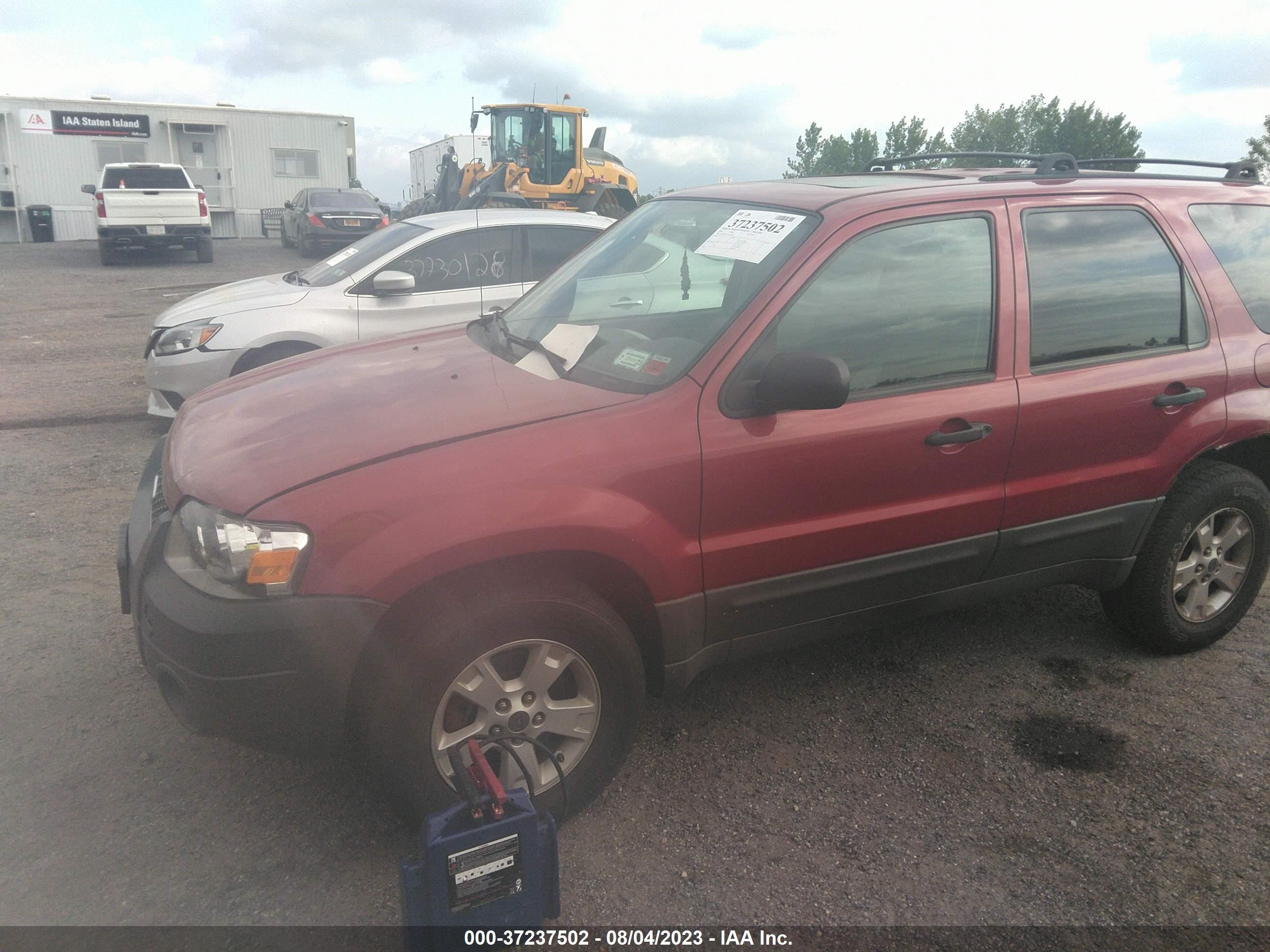 Photo 1 VIN: 1FMYU93166KA05986 - FORD ESCAPE 