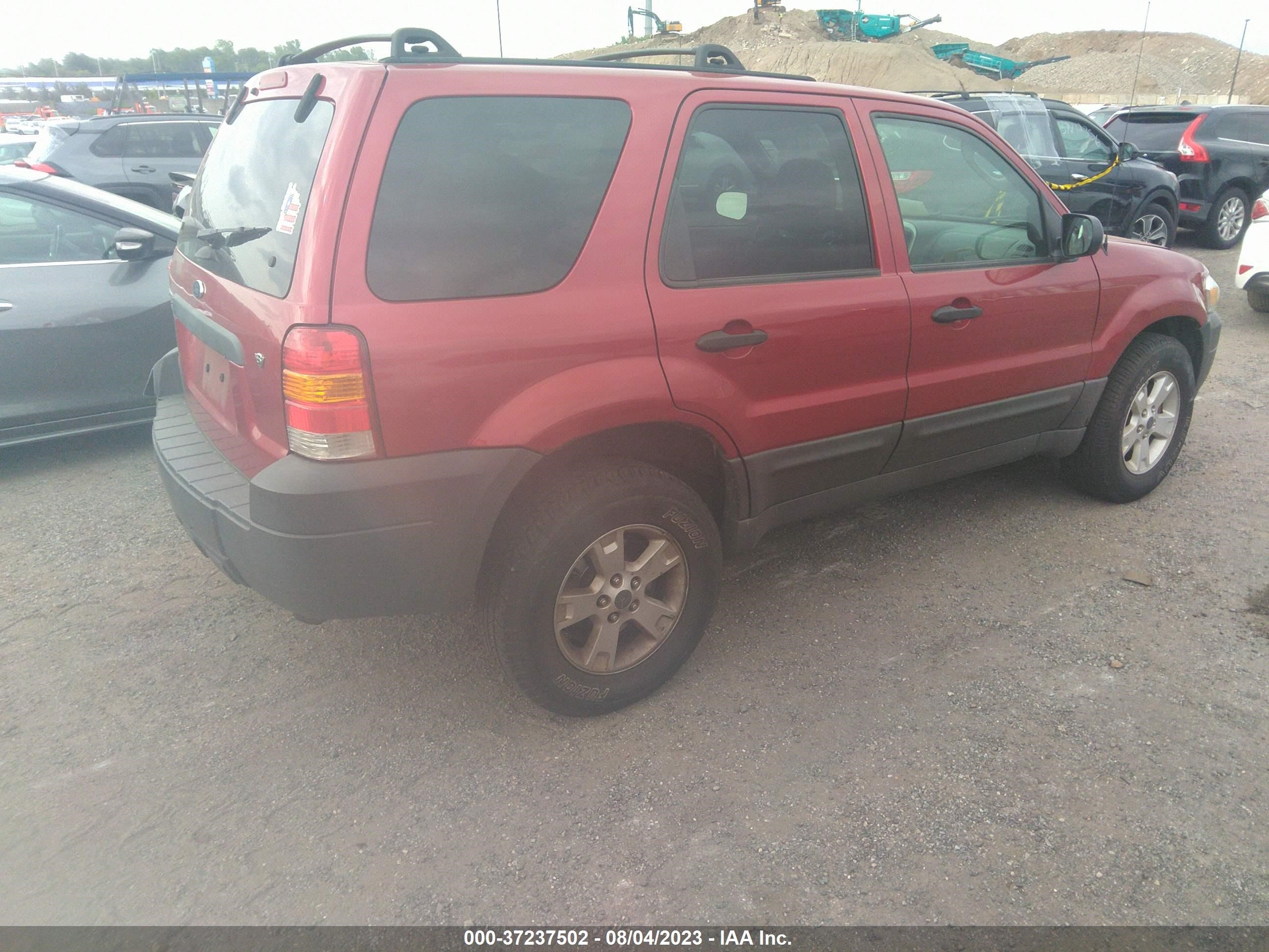 Photo 3 VIN: 1FMYU93166KA05986 - FORD ESCAPE 