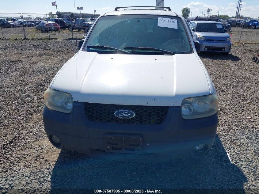 Photo 5 VIN: 1FMYU93166KA09150 - FORD ESCAPE 