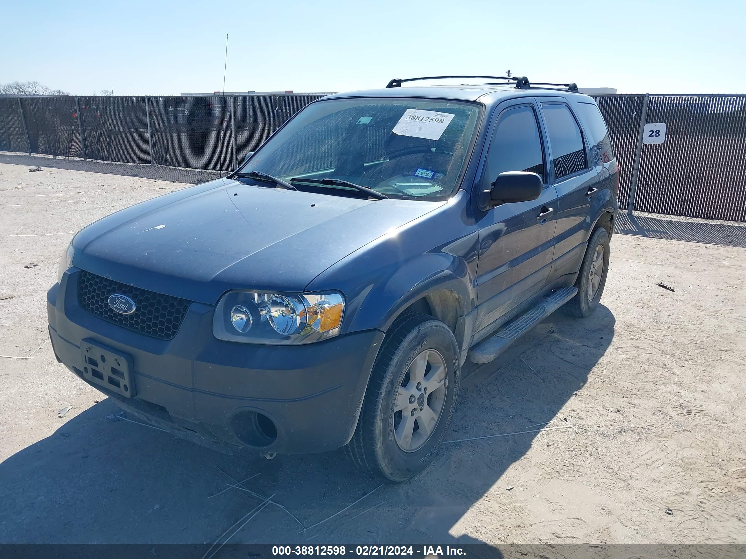 Photo 1 VIN: 1FMYU93166KA33514 - FORD ESCAPE 